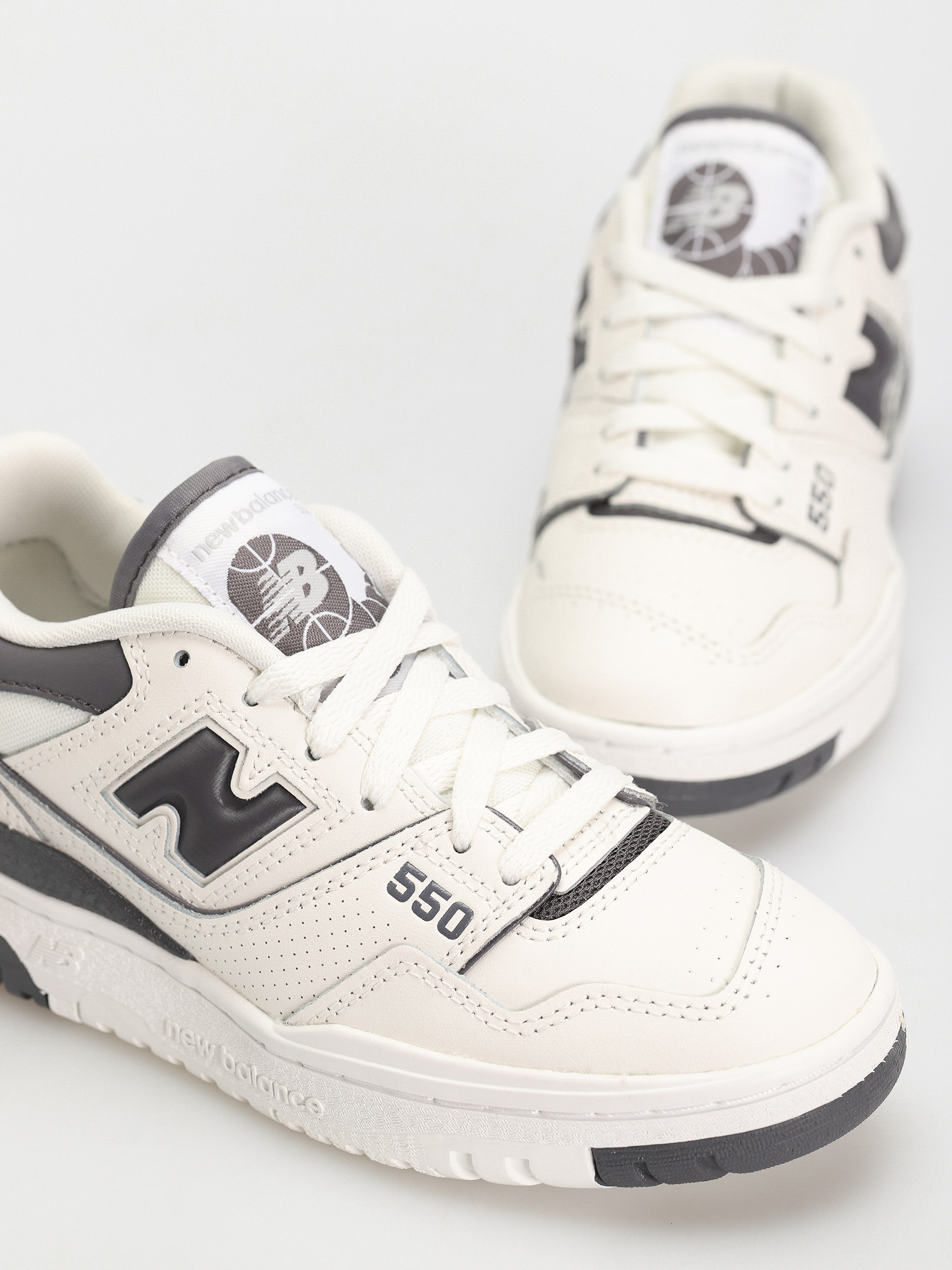 Buty New Balance 550 Wmn (sea salt magnet)