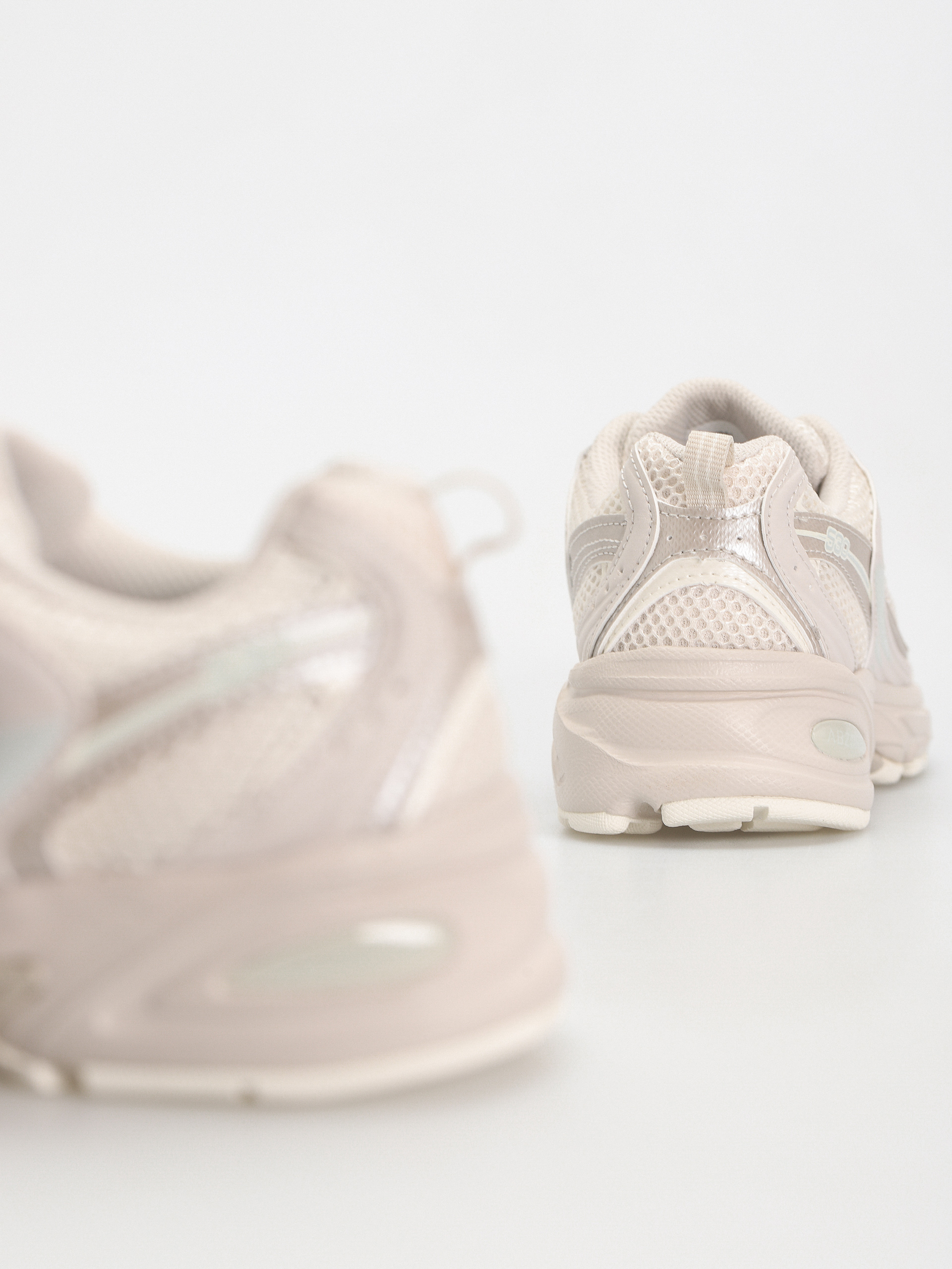 Buty New Balance 530 (moonbeam)