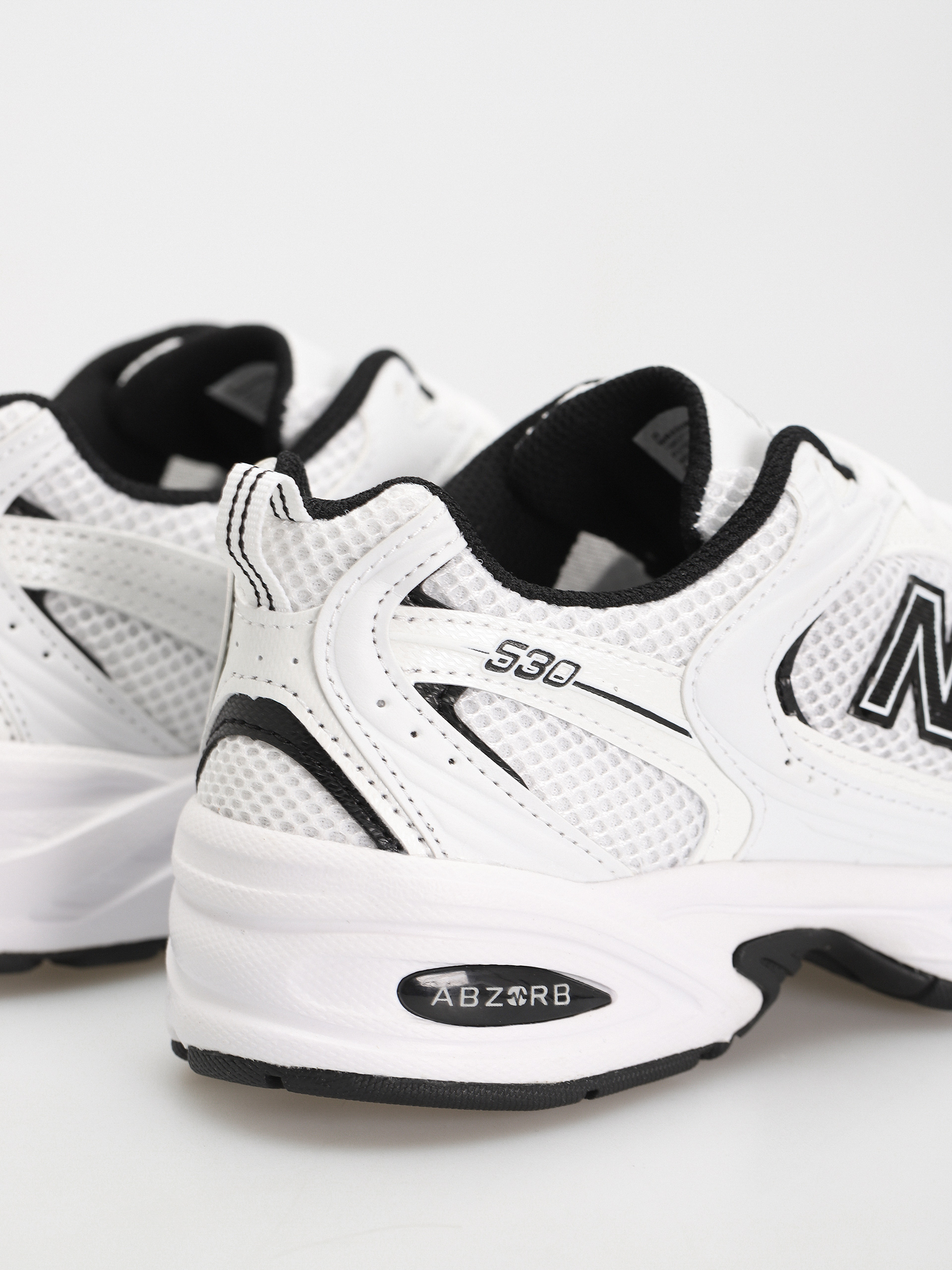 Buty New Balance 530 (white black details)