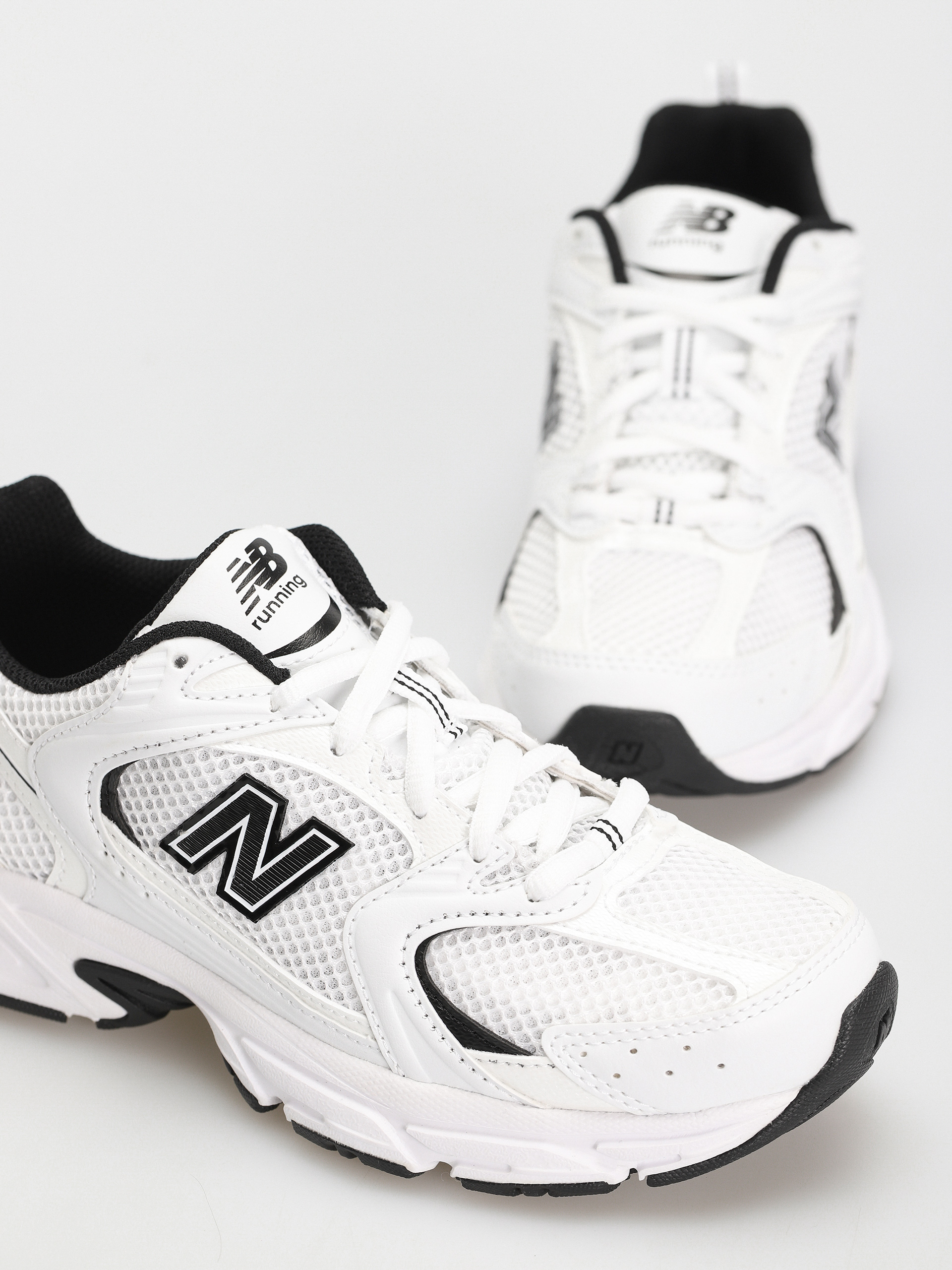 Buty New Balance 530 (white black details)