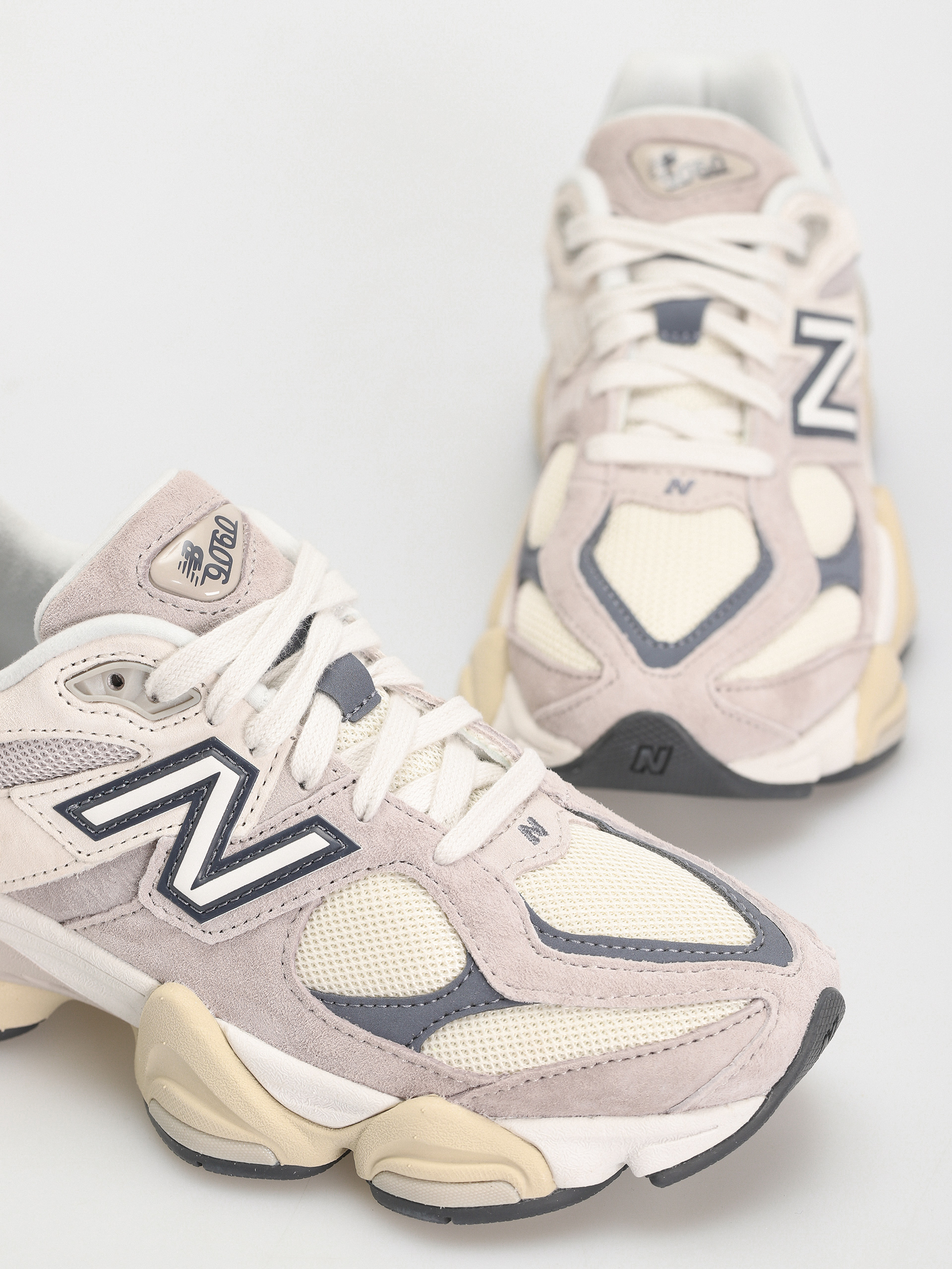 Buty New Balance 9060 (moonrock linen)