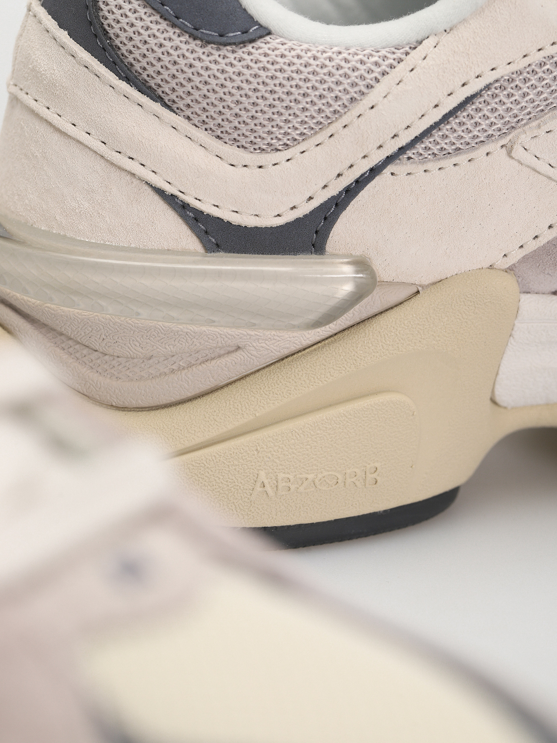 Buty New Balance 9060 (moonrock linen)