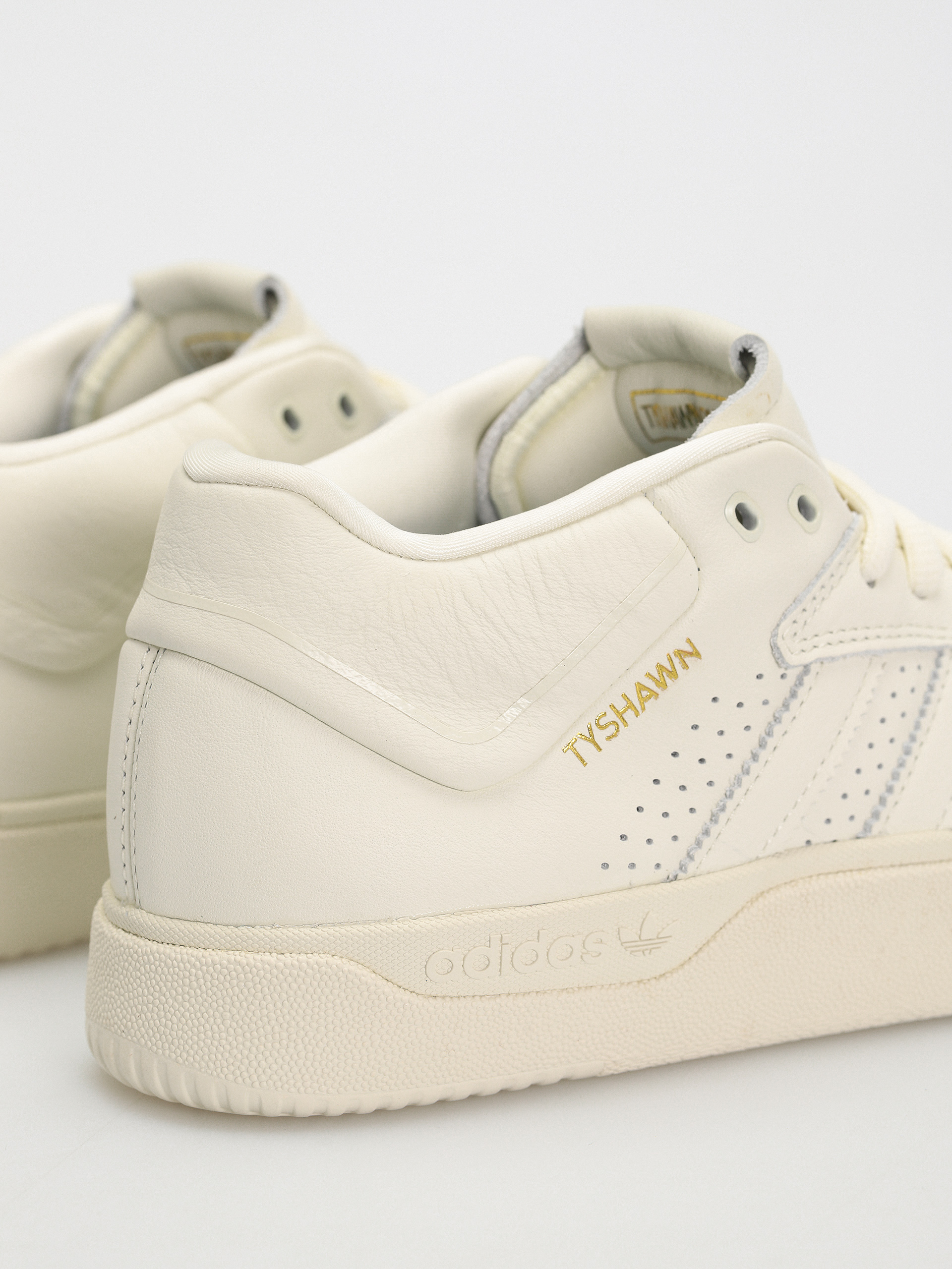 Buty adidas Tyshawn (ivory/ivory/blubir)