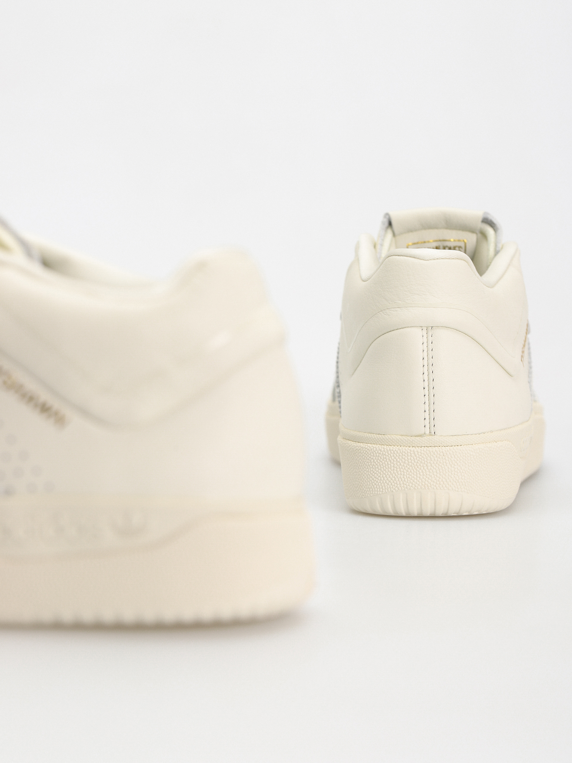 Buty adidas Tyshawn (ivory/ivory/blubir)