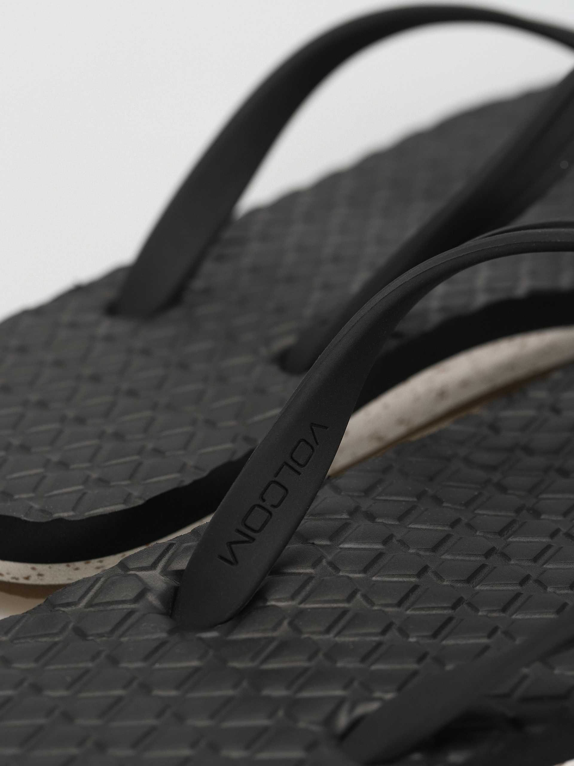 Japonki Volcom Eco Concourse Wmn (black white)