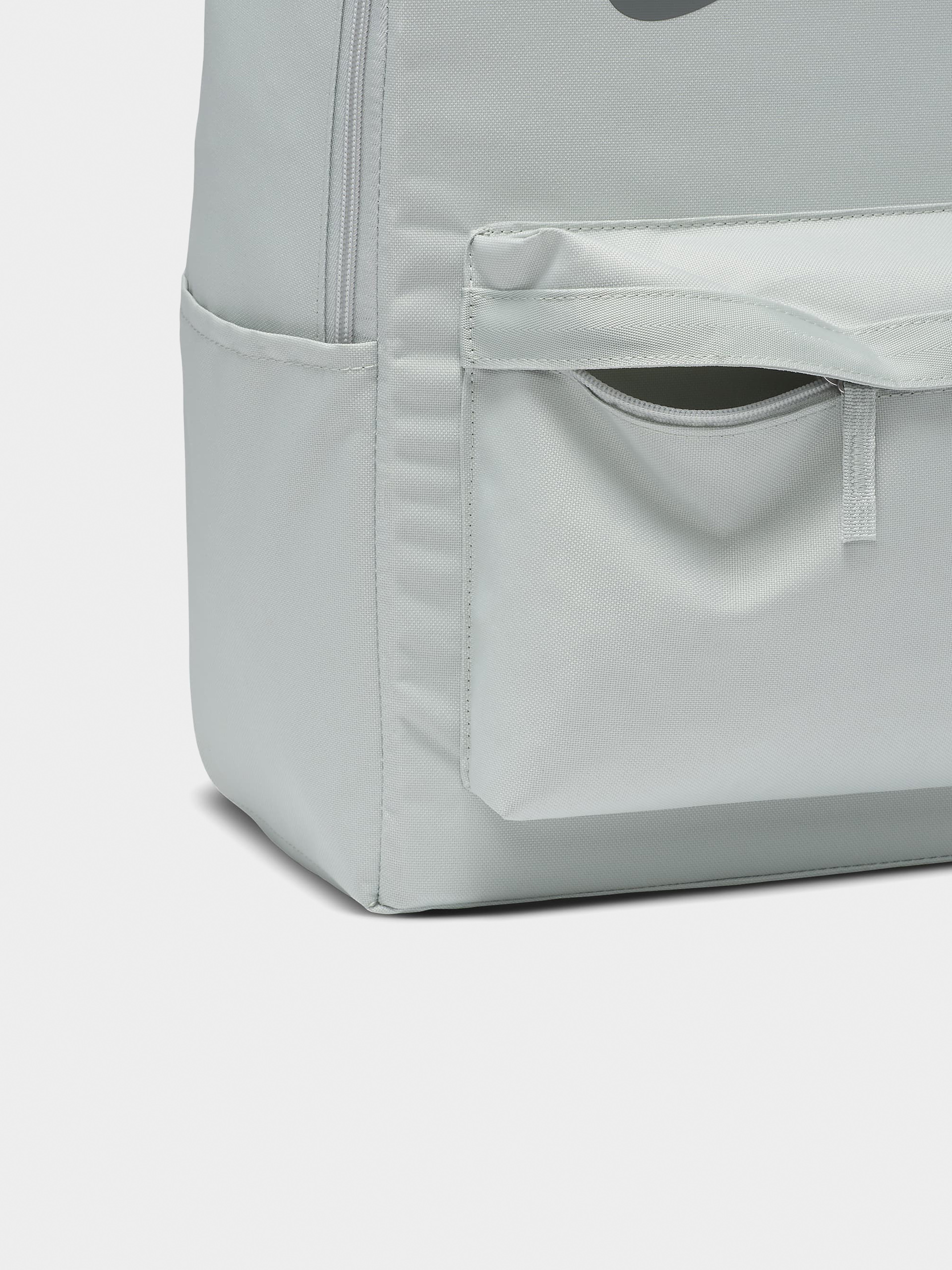 Plecak Nike SB Heritage (light silver/light silver/smoke grey)