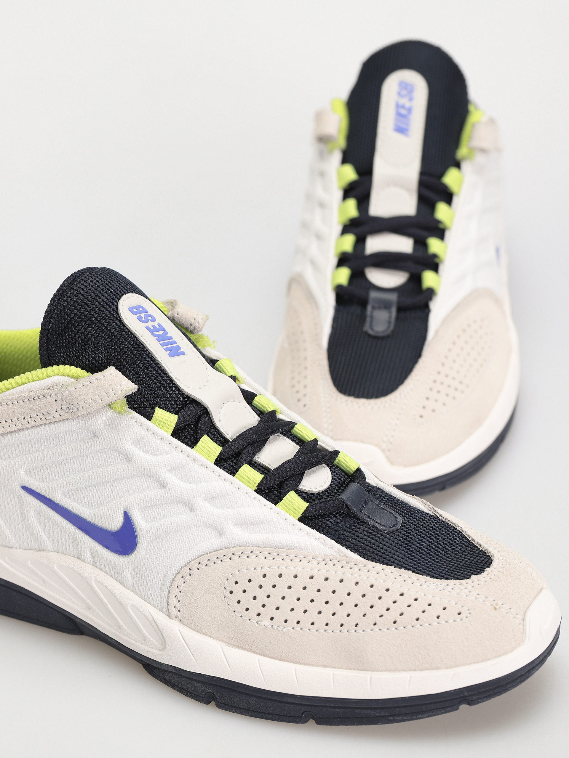 Buty Nike SB Vertebrae (summit white/persian violet)