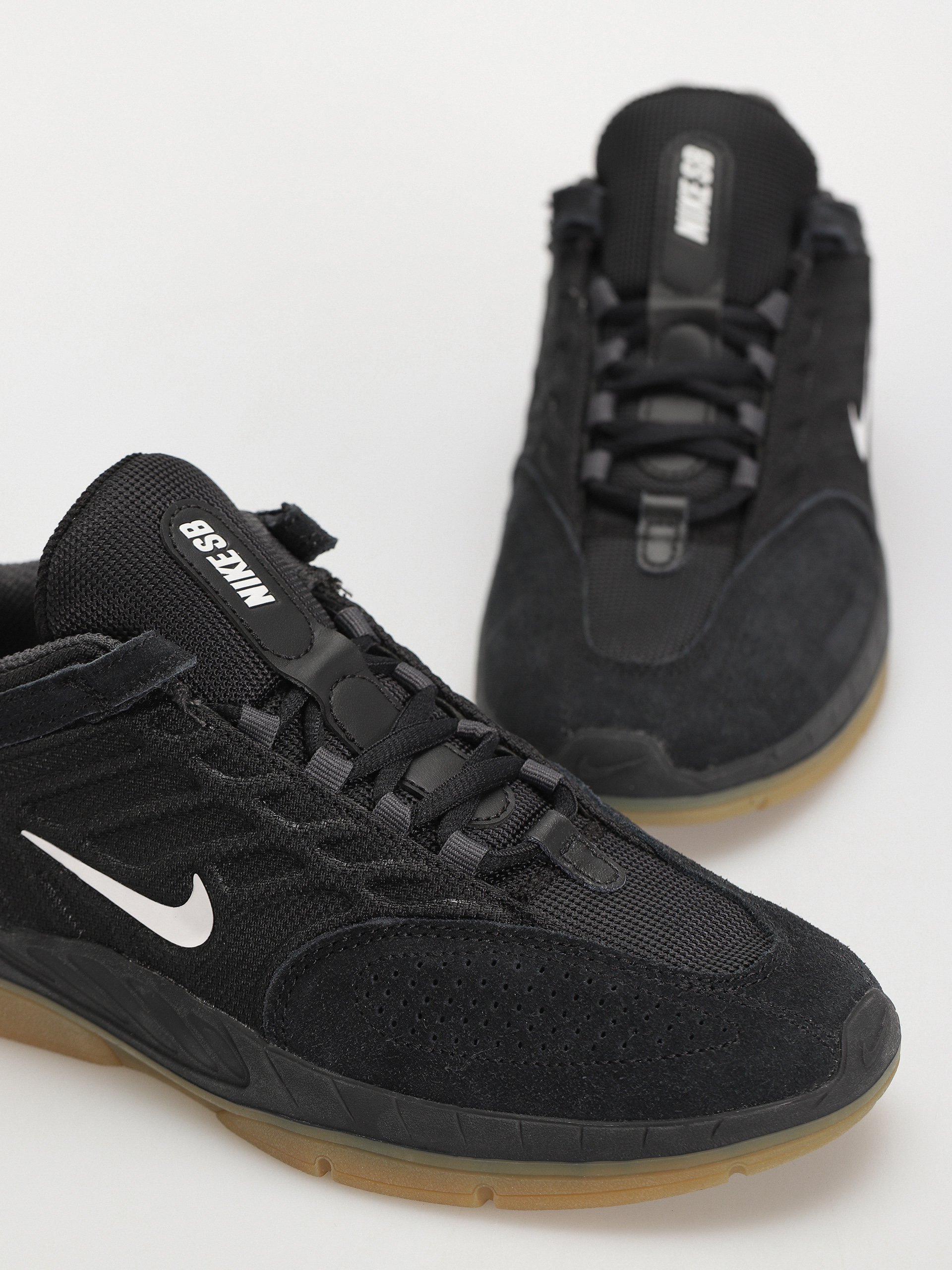 Buty Nike SB Vertebrae (black/summit white anthracite black)