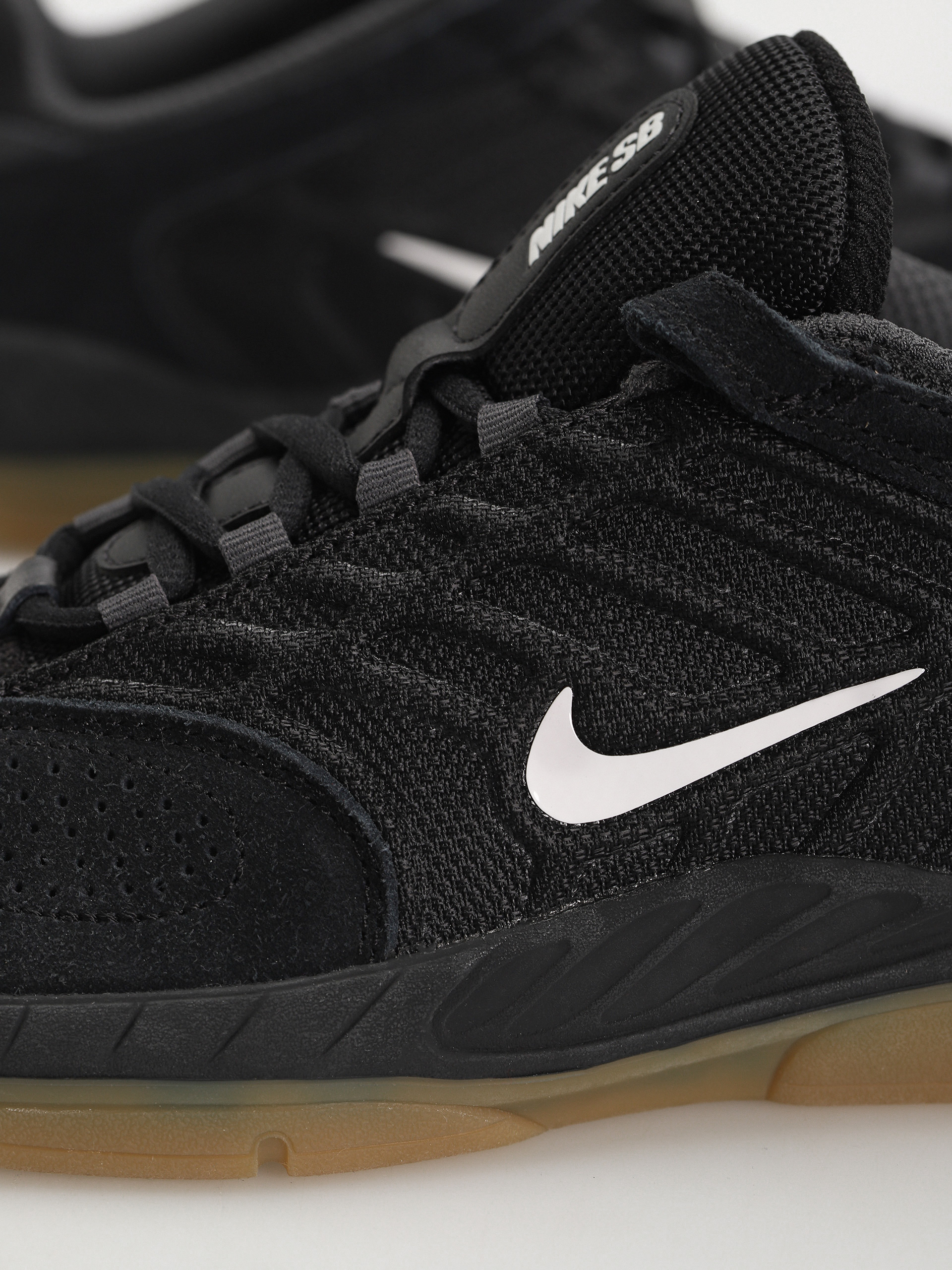 Buty Nike SB Vertebrae (black/summit white anthracite black)