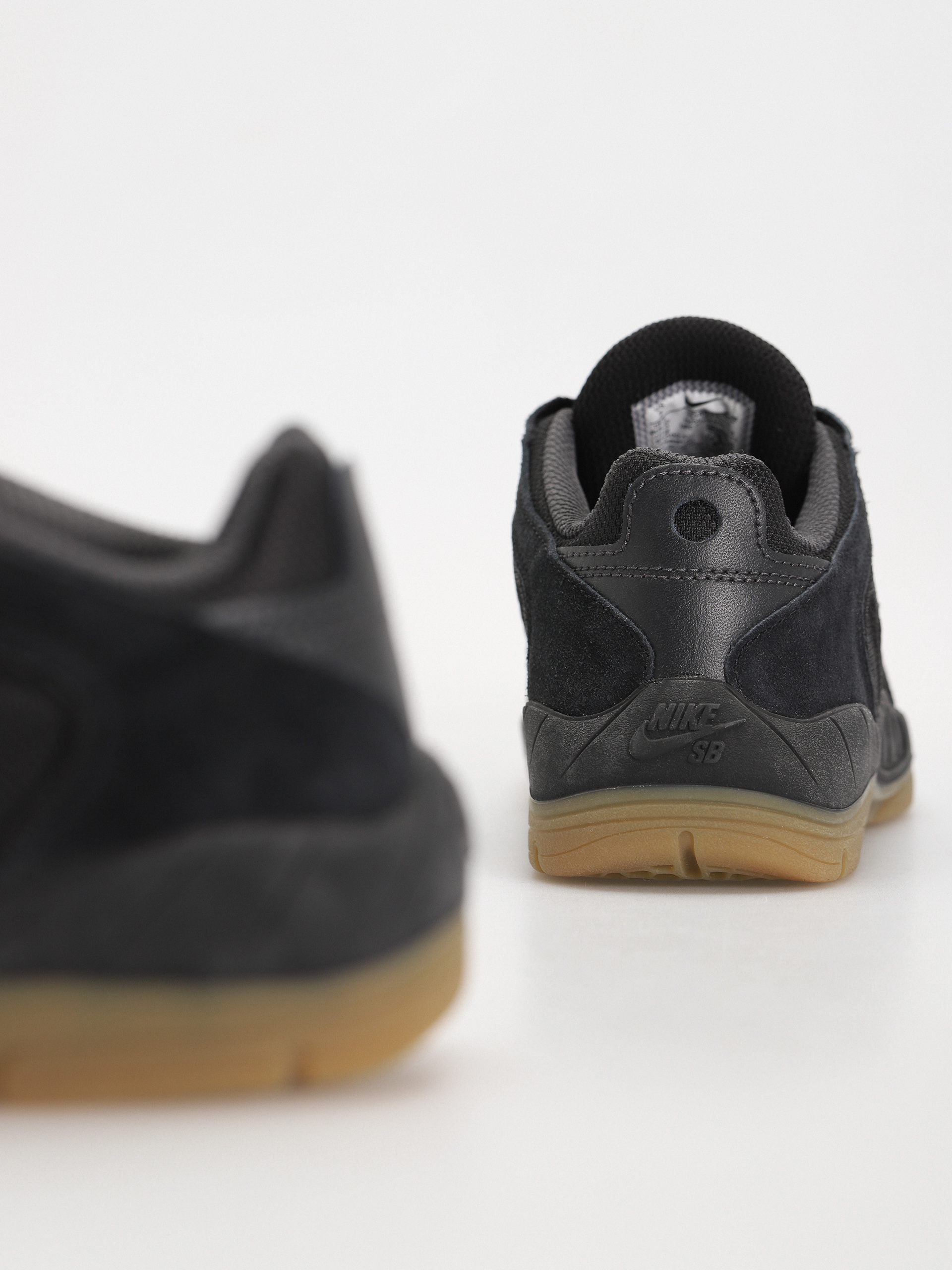 Buty Nike SB Vertebrae (black/summit white anthracite black)