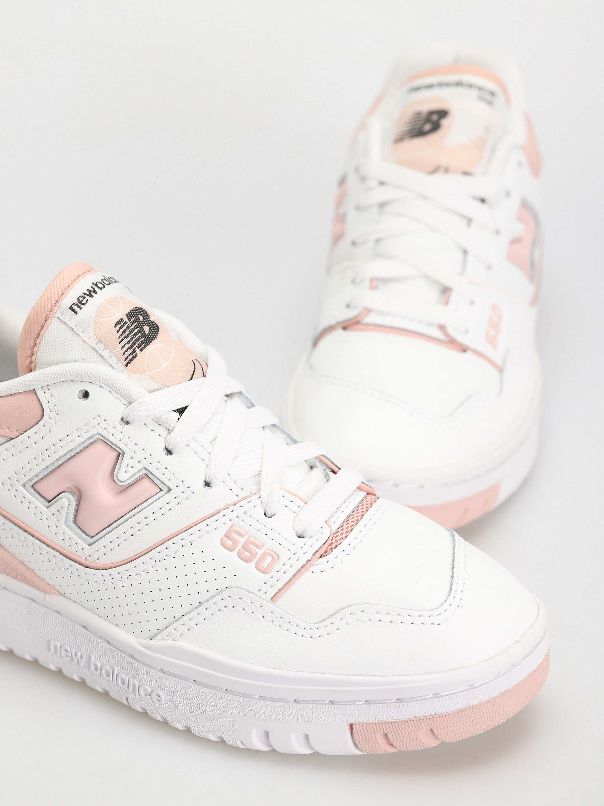 Buty New Balance 550 Wmn (white pink sand)