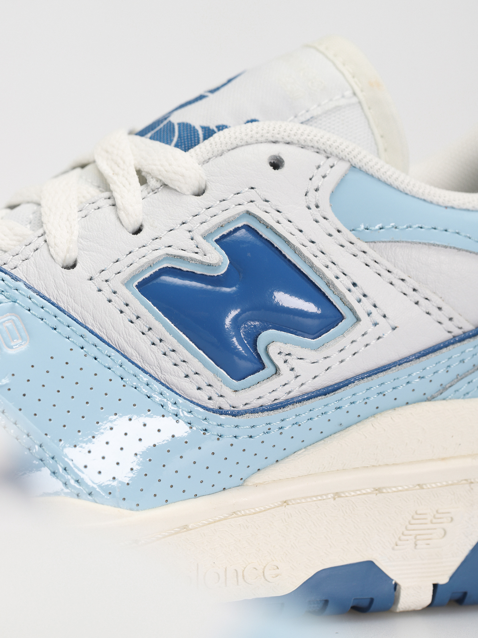 Buty New Balance 550 (chrome blue patent)