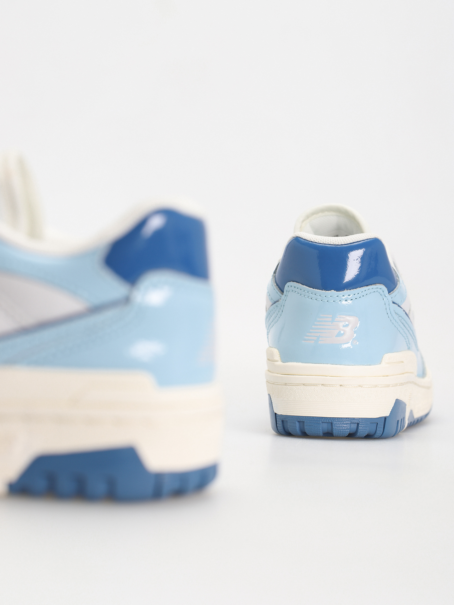 Buty New Balance 550 (chrome blue patent)