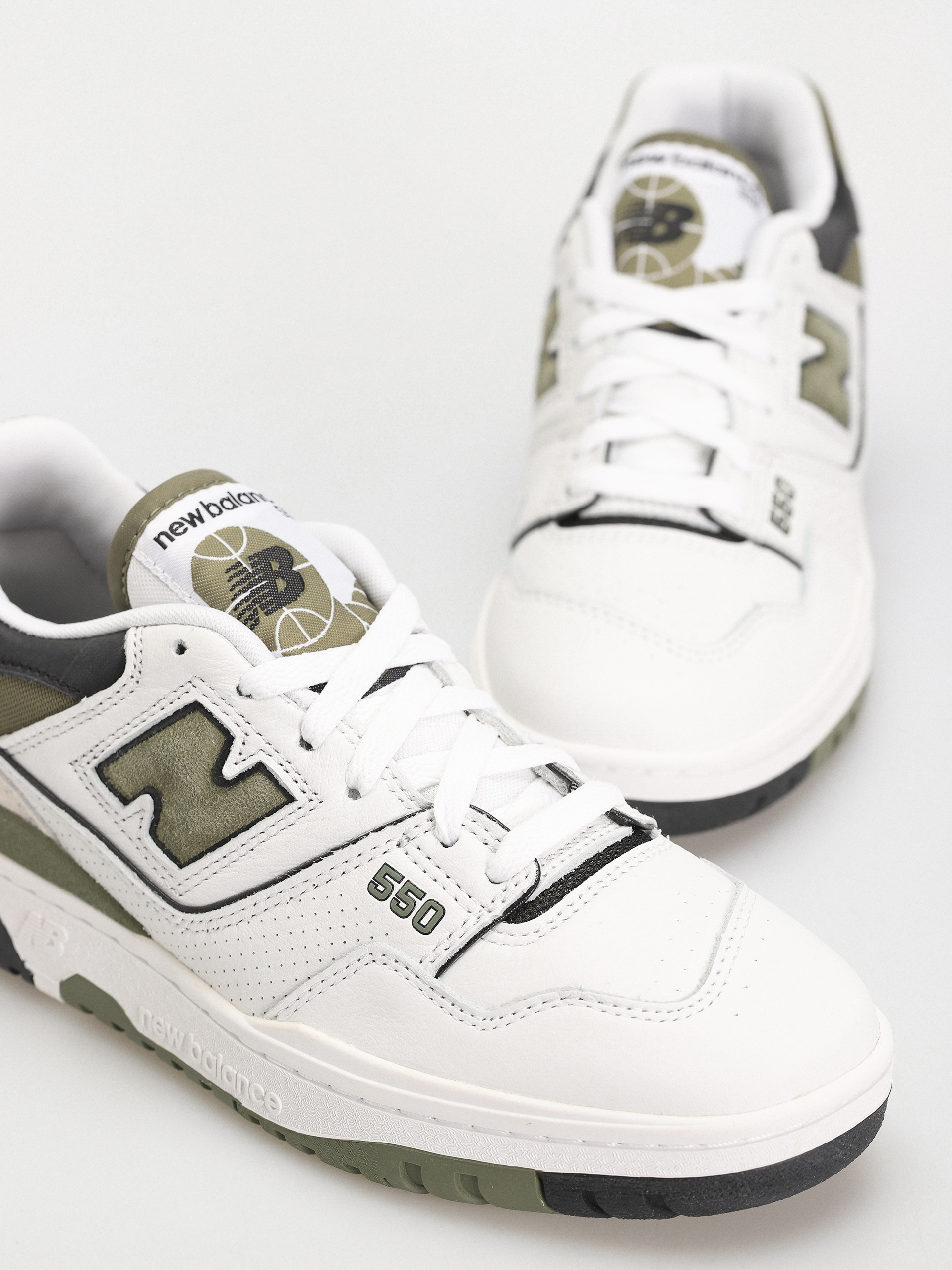 Buty New Balance 550 (white dark olivine)