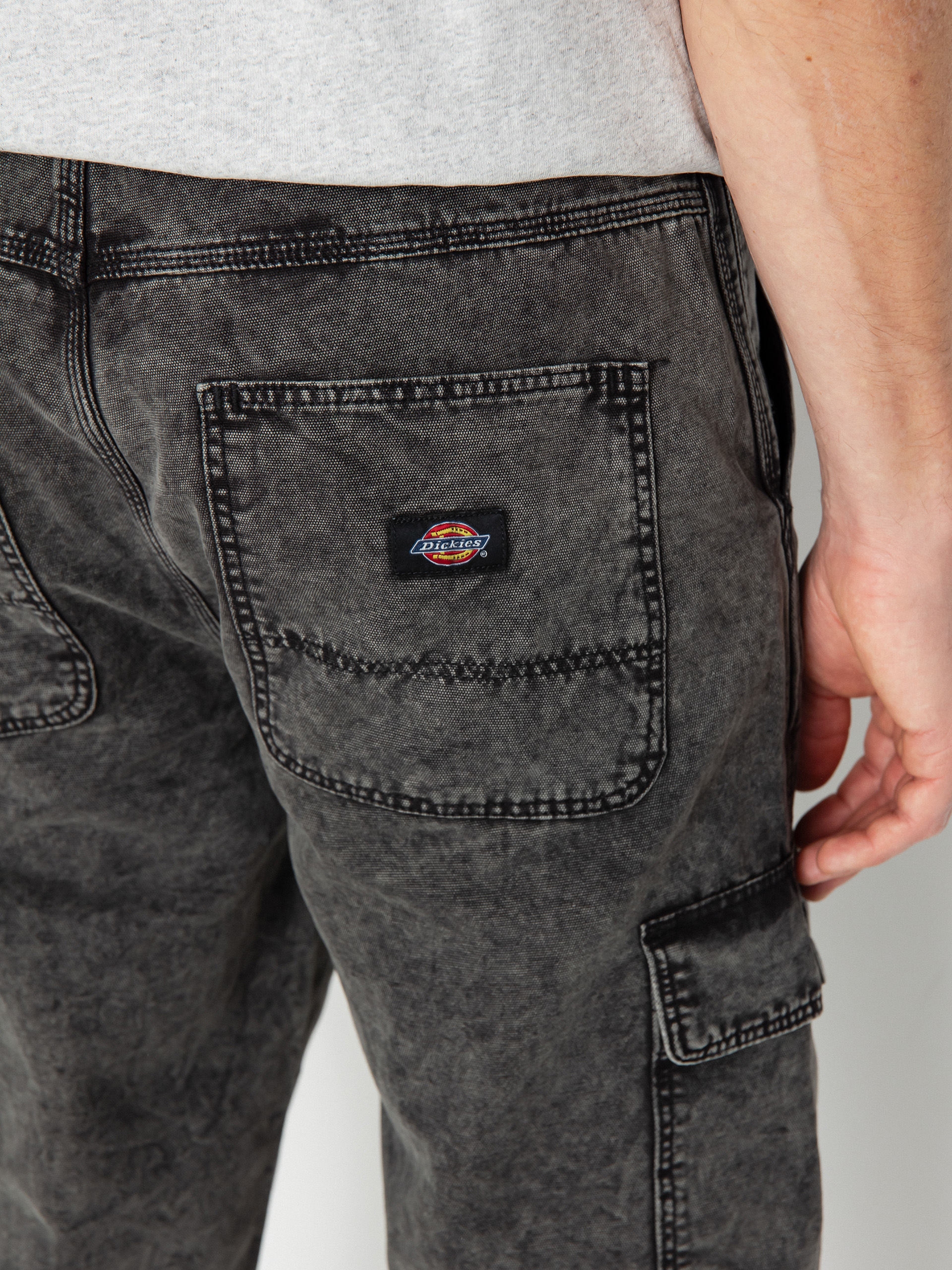 Spodnie Dickies Newington (dble dye/acid wash black)