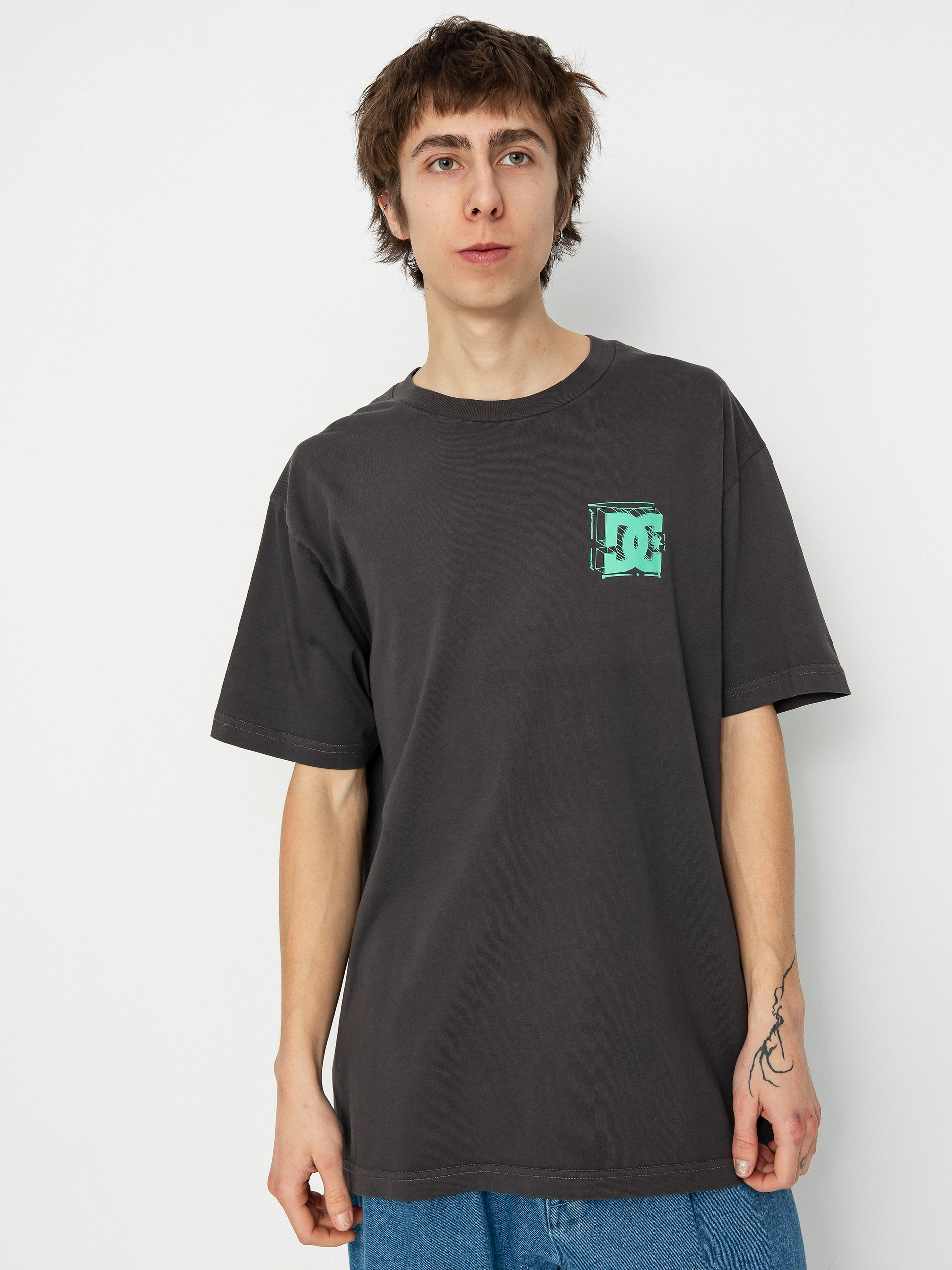 T-shirt DC Mid Century (black enzyme wash)