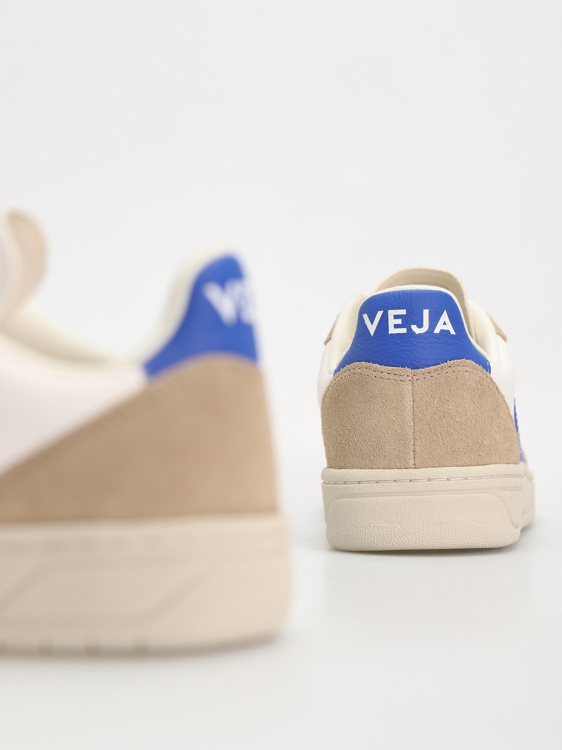 Buty Veja V-10 Wmn (extra white paros sahara)