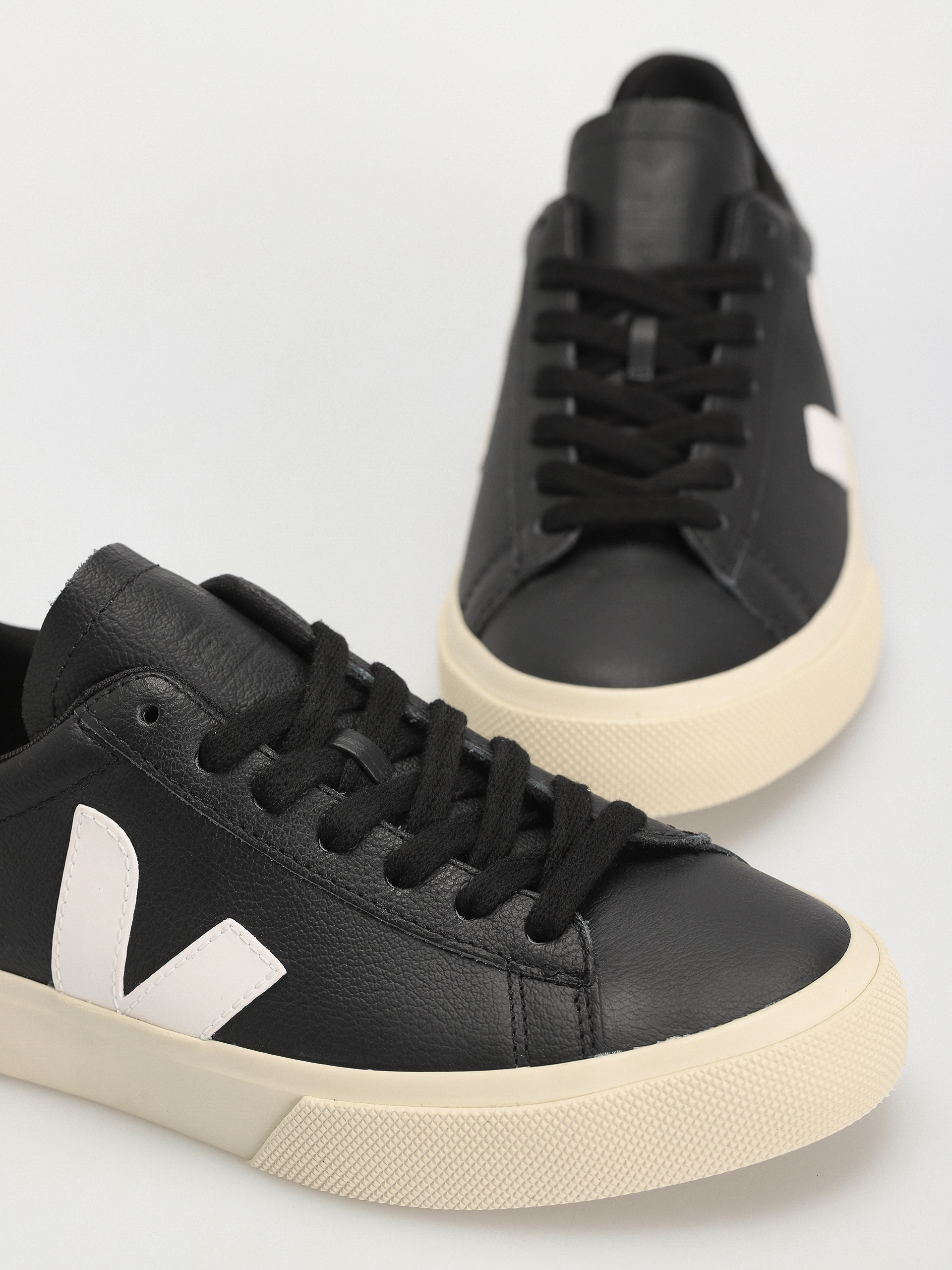 Buty Veja Campo Wmn (black white)