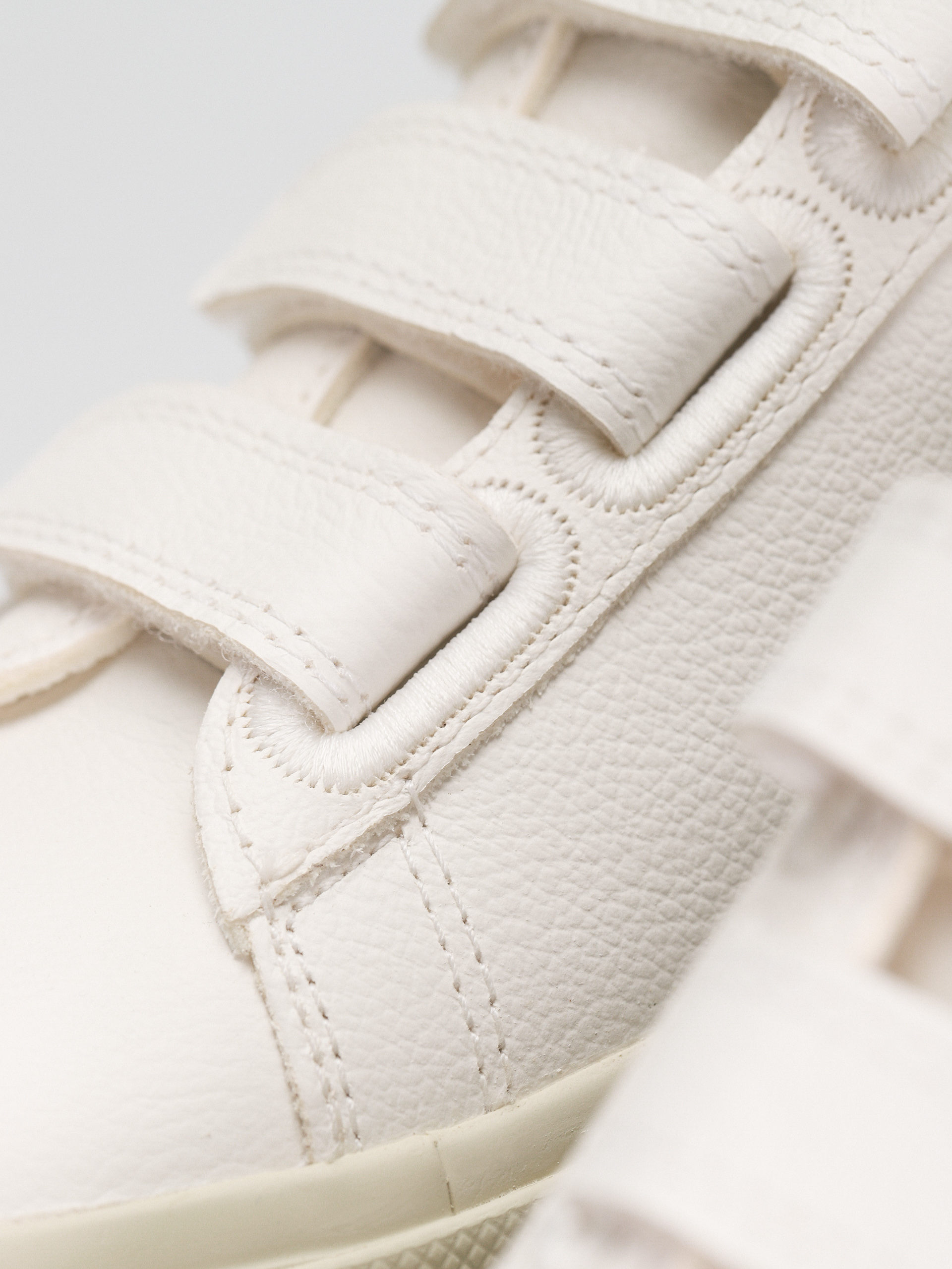Buty Veja Recife Logo Wmn (extra white black)