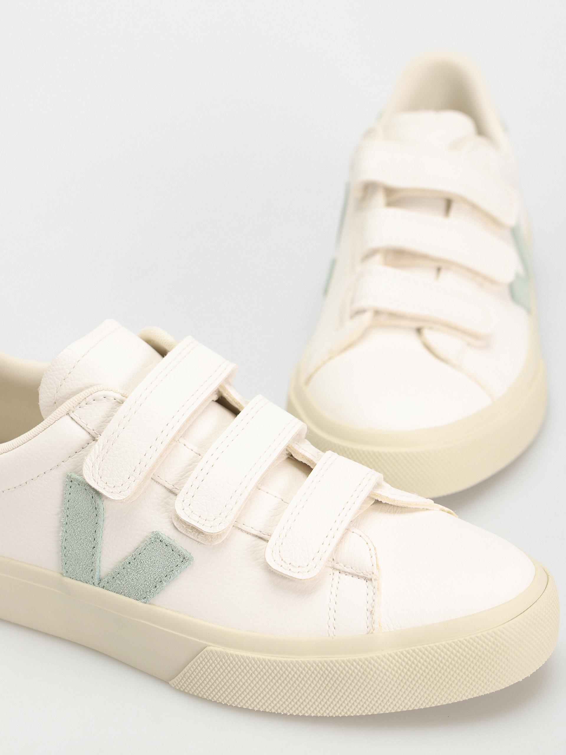 Buty Veja Recife Logo Wmn (extra white matcha)
