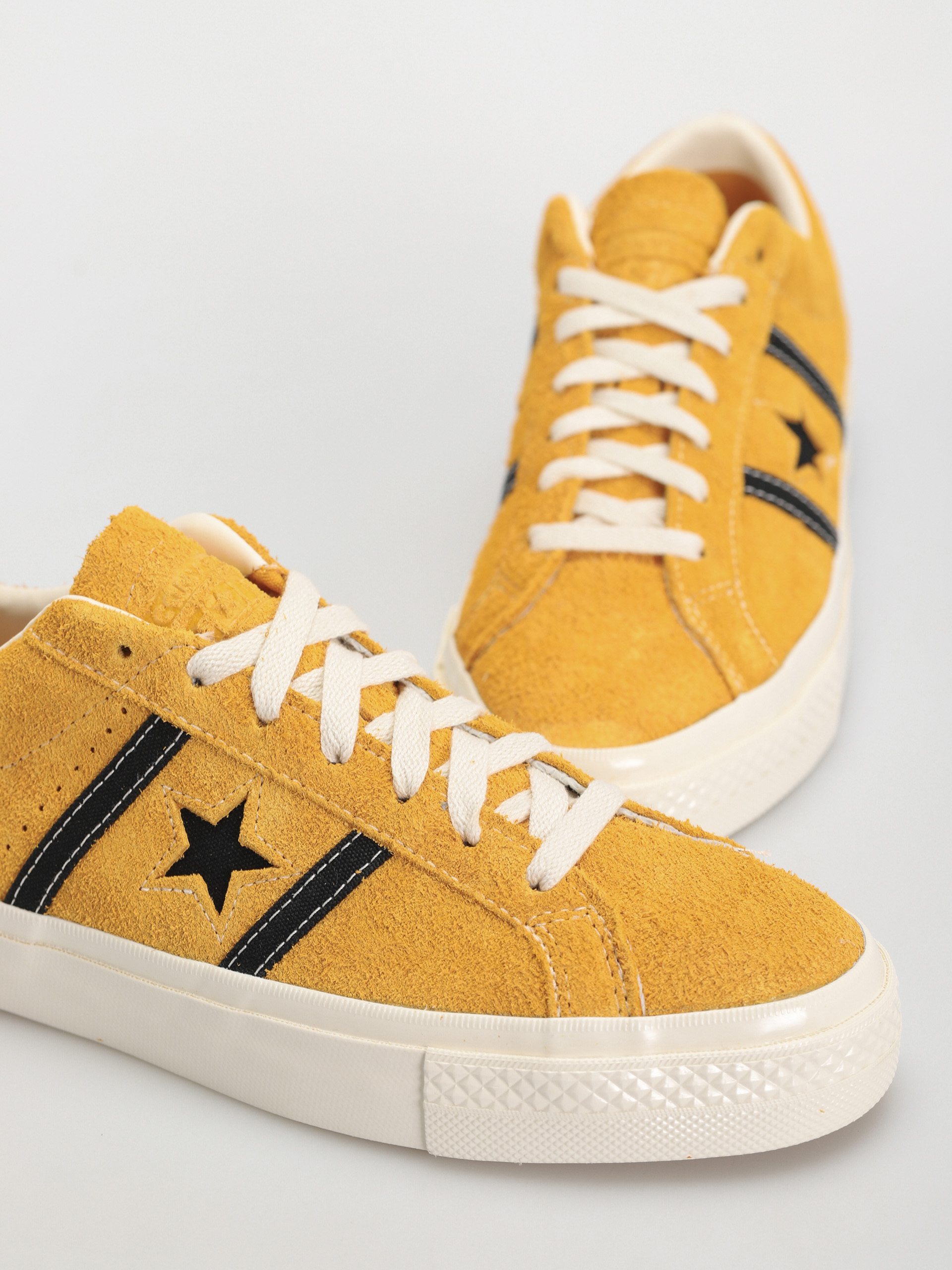 Buty Converse One Star Academy Pro (light yellow)