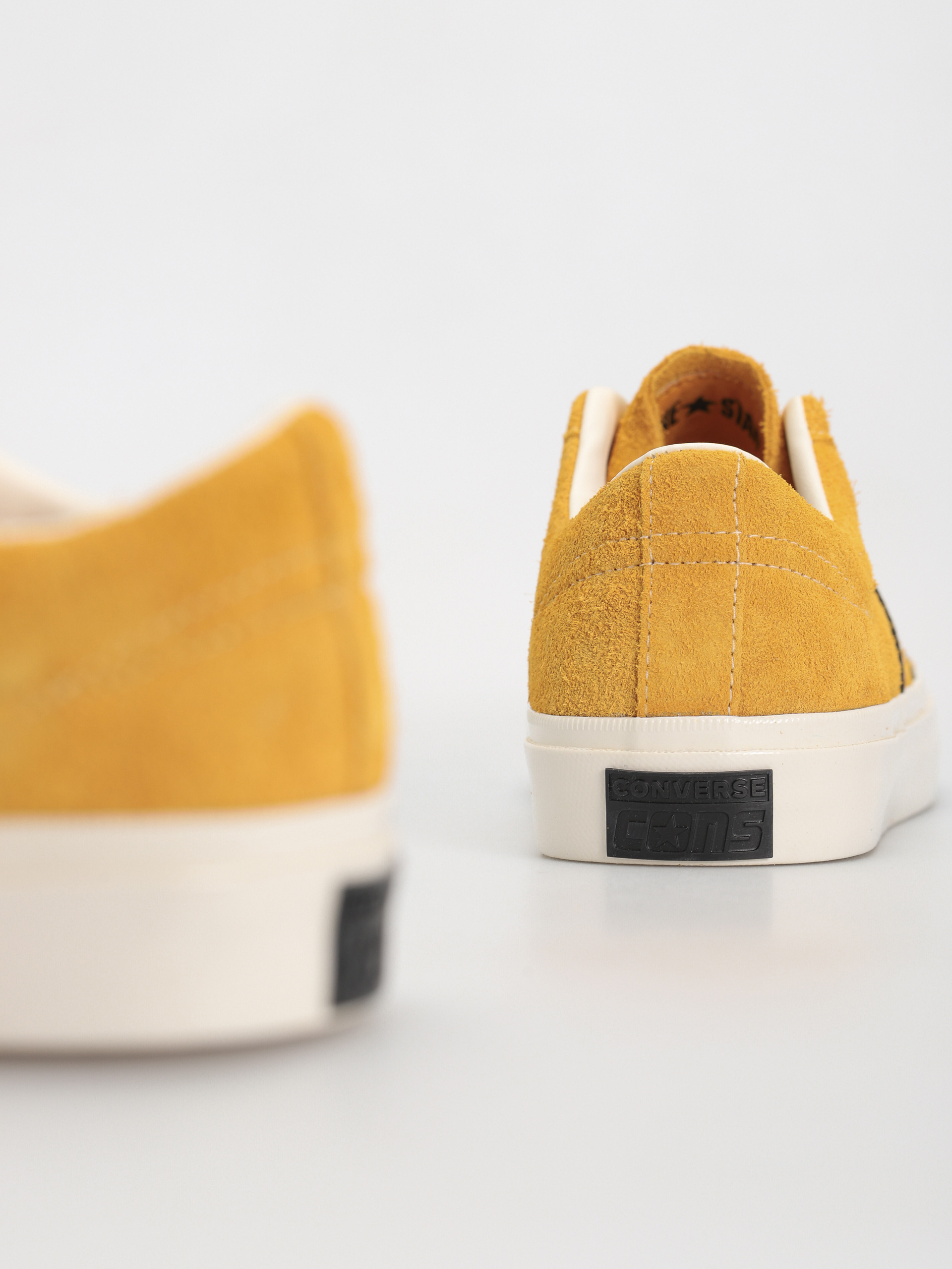 Buty Converse One Star Academy Pro (light yellow)