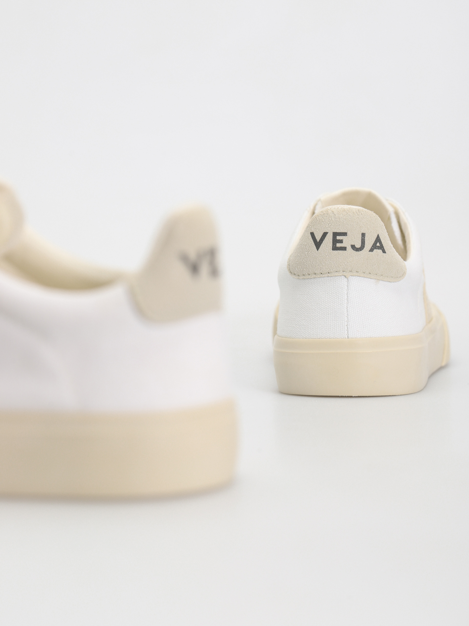 Buty Veja Campo Canvas Wmn (white pierre)