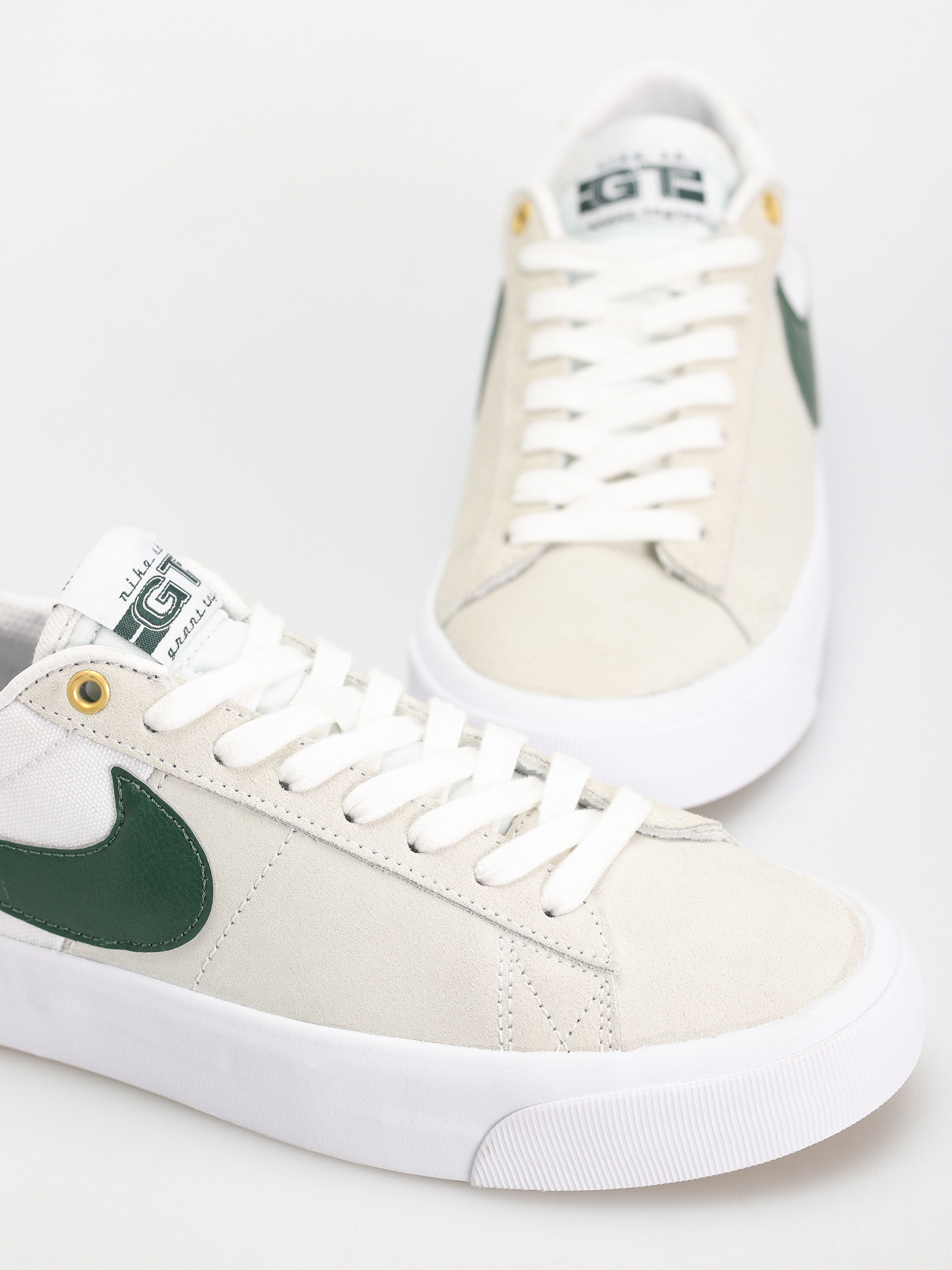 Buty Nike SB Zoom Blazer Low Pro Gt (white/fir white gum light brown)