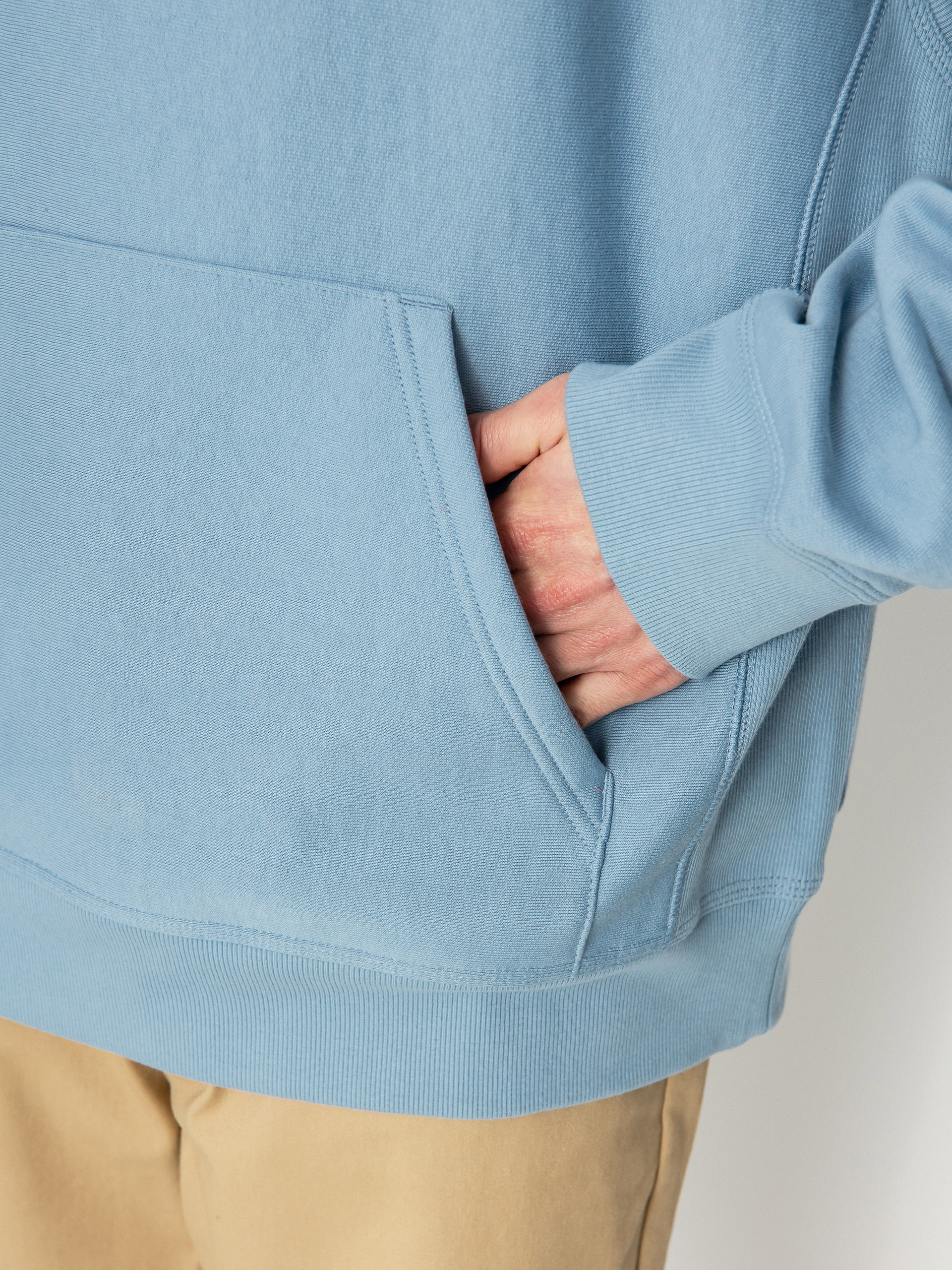 Bluza z kapturem Carhartt WIP American Script HD (frosted blue)