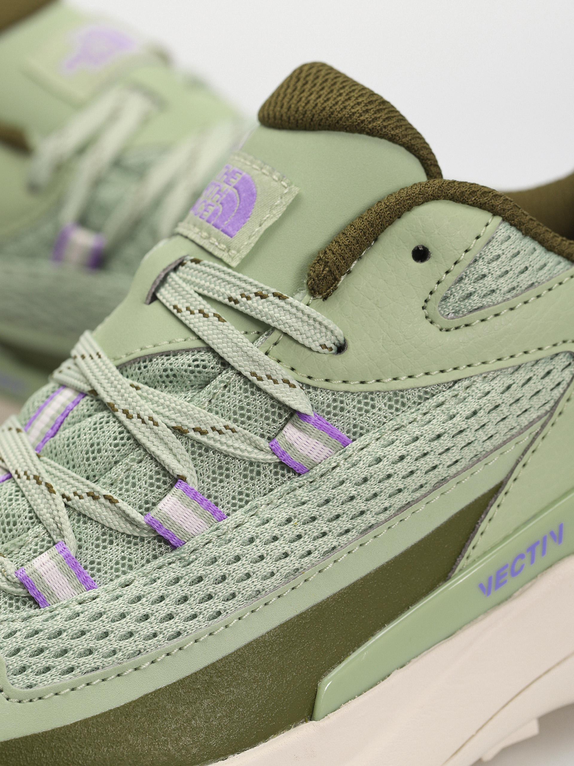 Buty The North Face Vectiv Taraval Wmn (misty sage/forest olive)