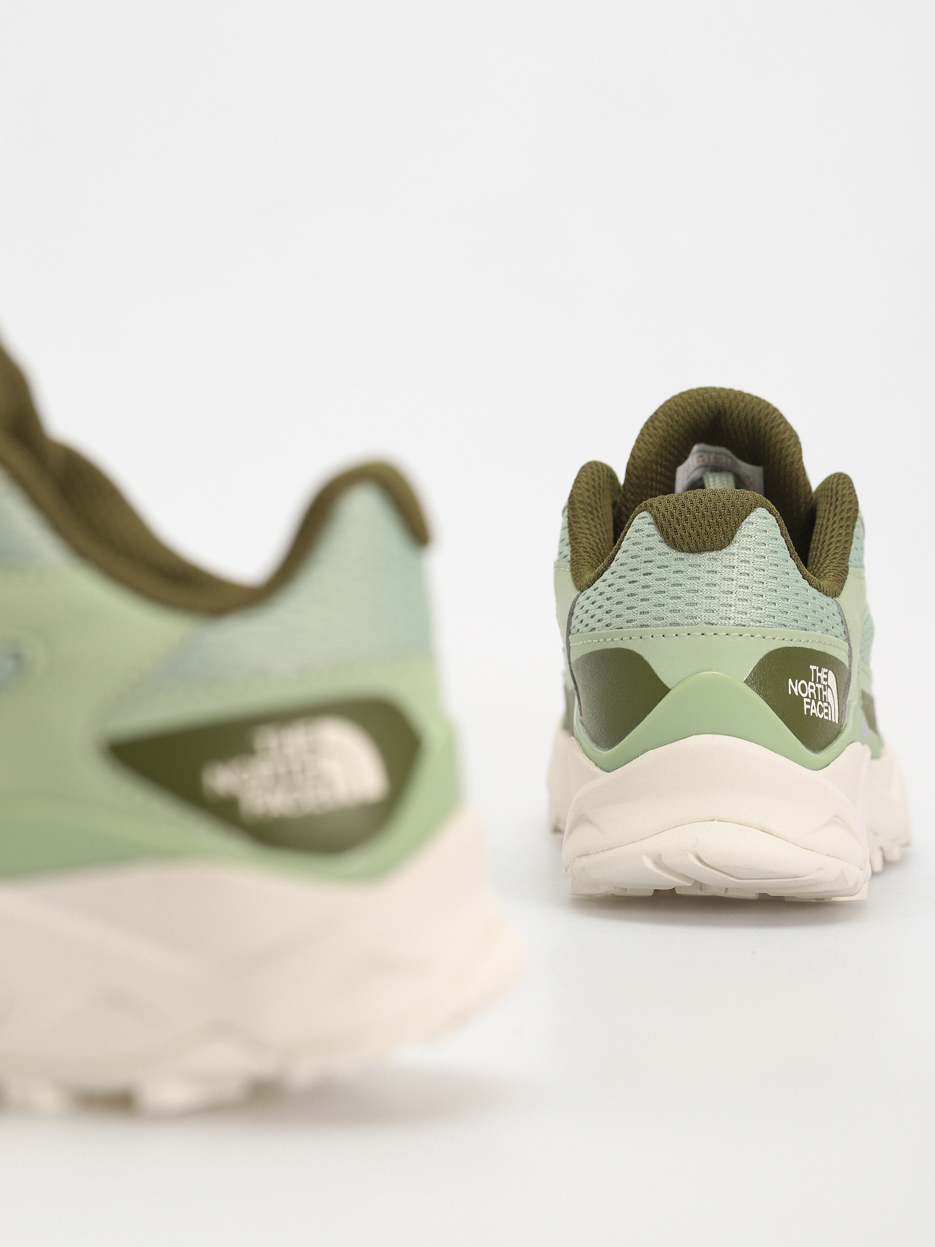 Buty The North Face Vectiv Taraval Wmn (misty sage/forest olive)