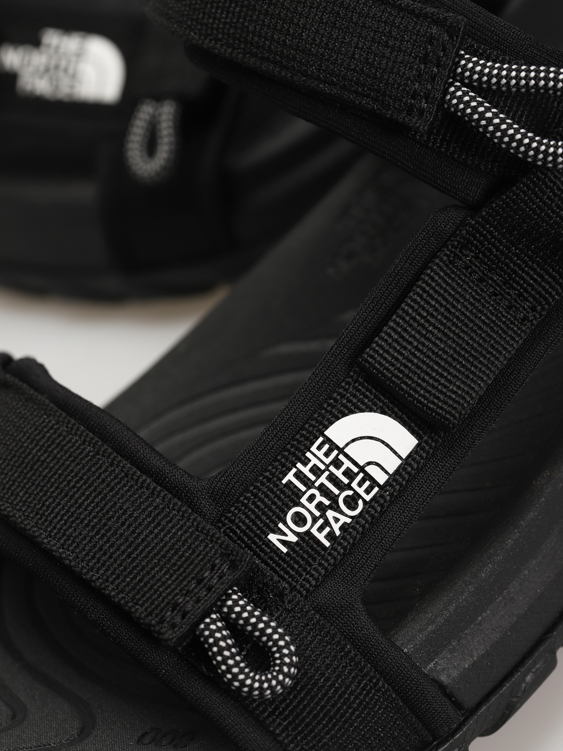 Sandały The North Face Explore Camp (tnf black/tnf black)