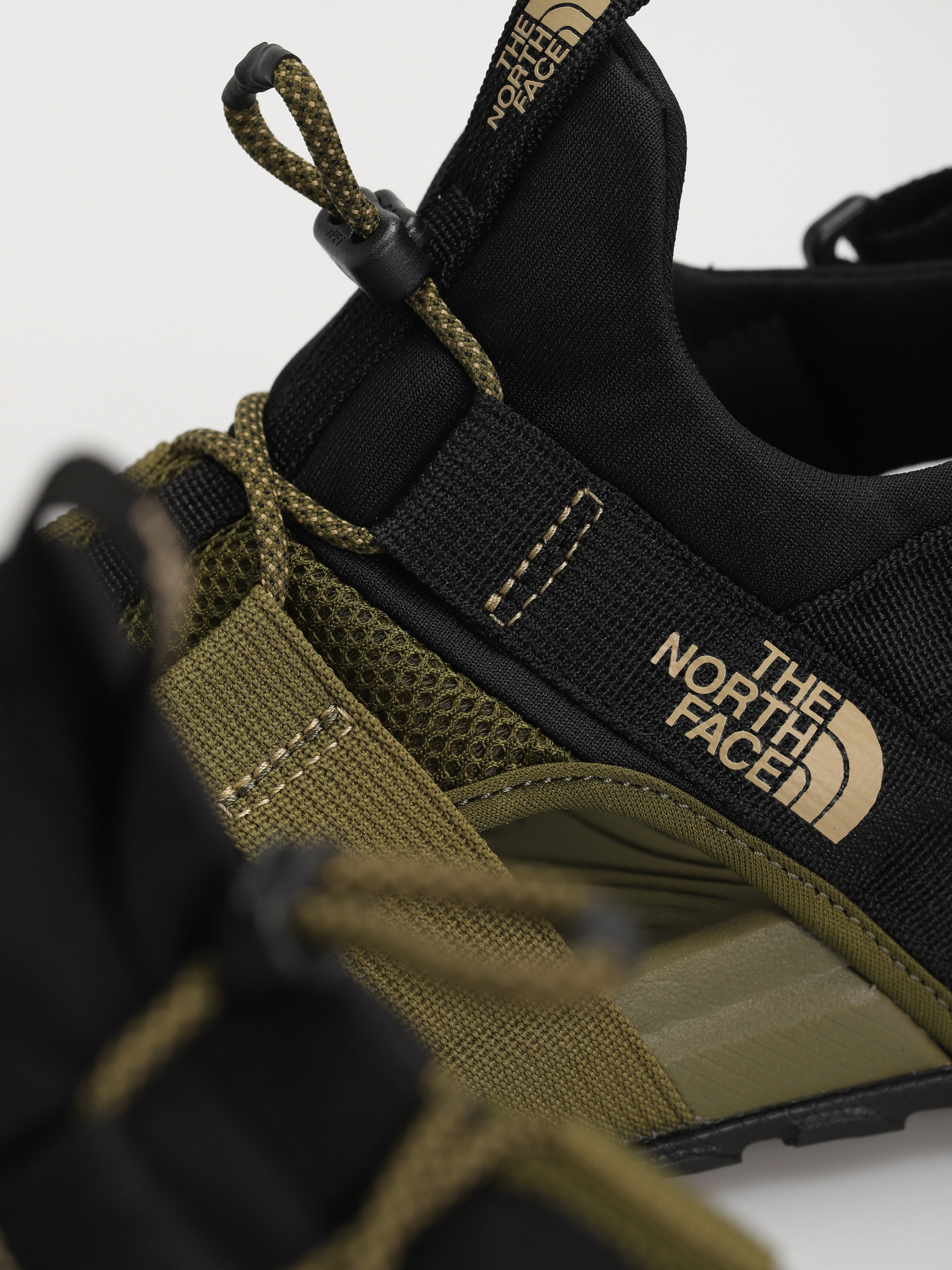 Sandały The North Face Explore Camp Shandal (forest olive/tnf black)
