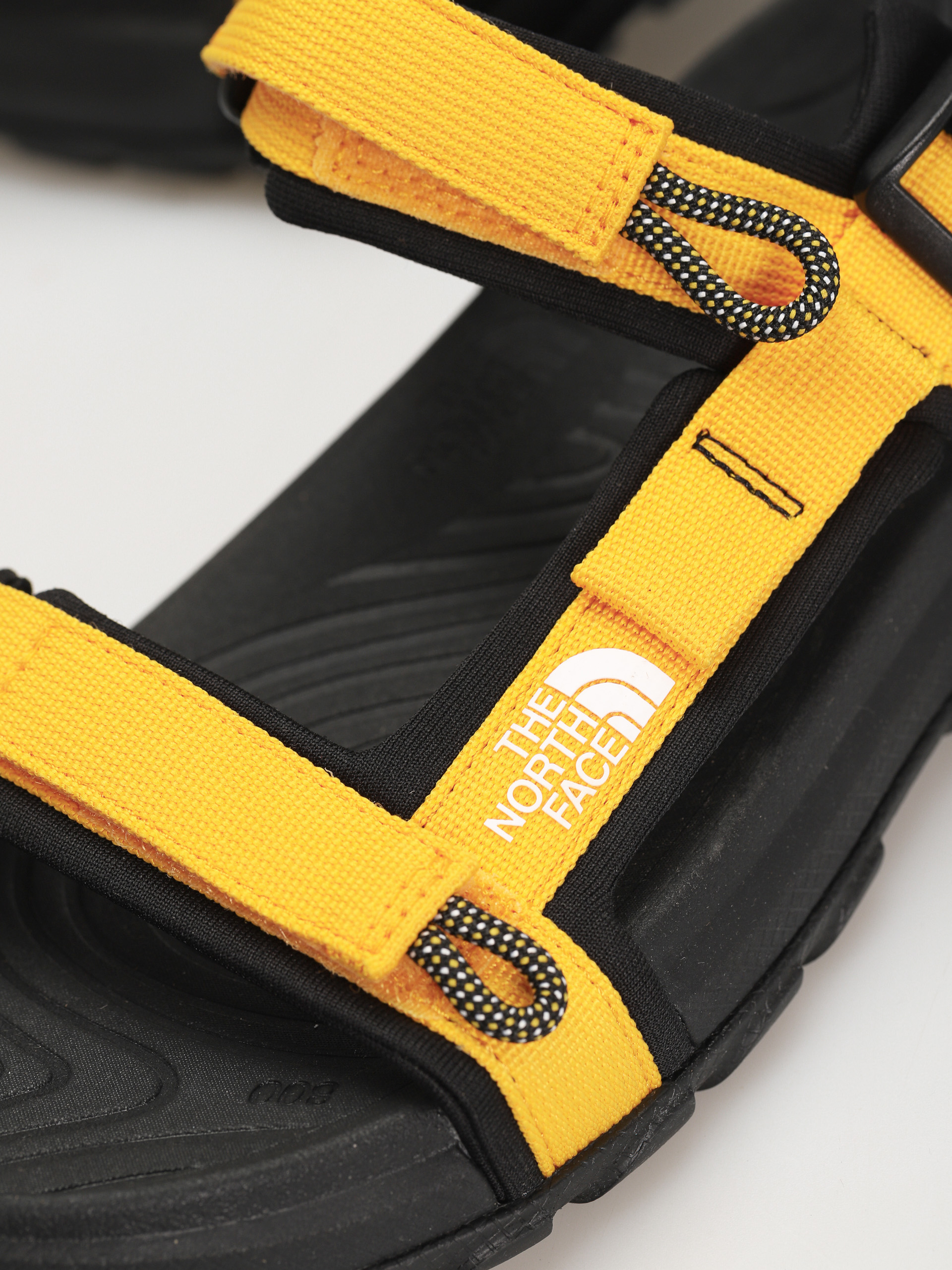 Sandały The North Face Explore Camp (summit gold/tnf black)