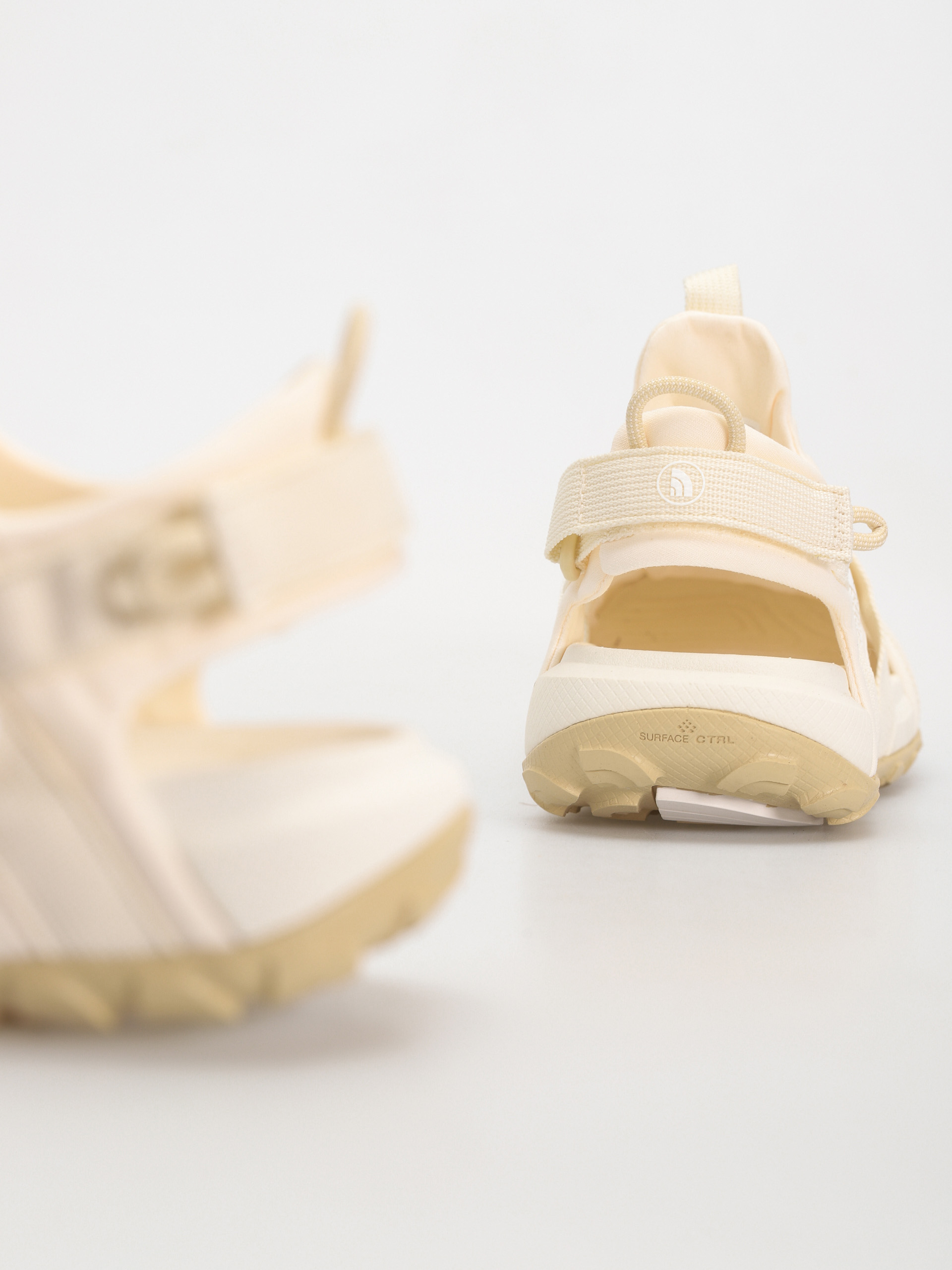 Sandały The North Face Explore Camp Shandal Wmn (white dune/gravel)