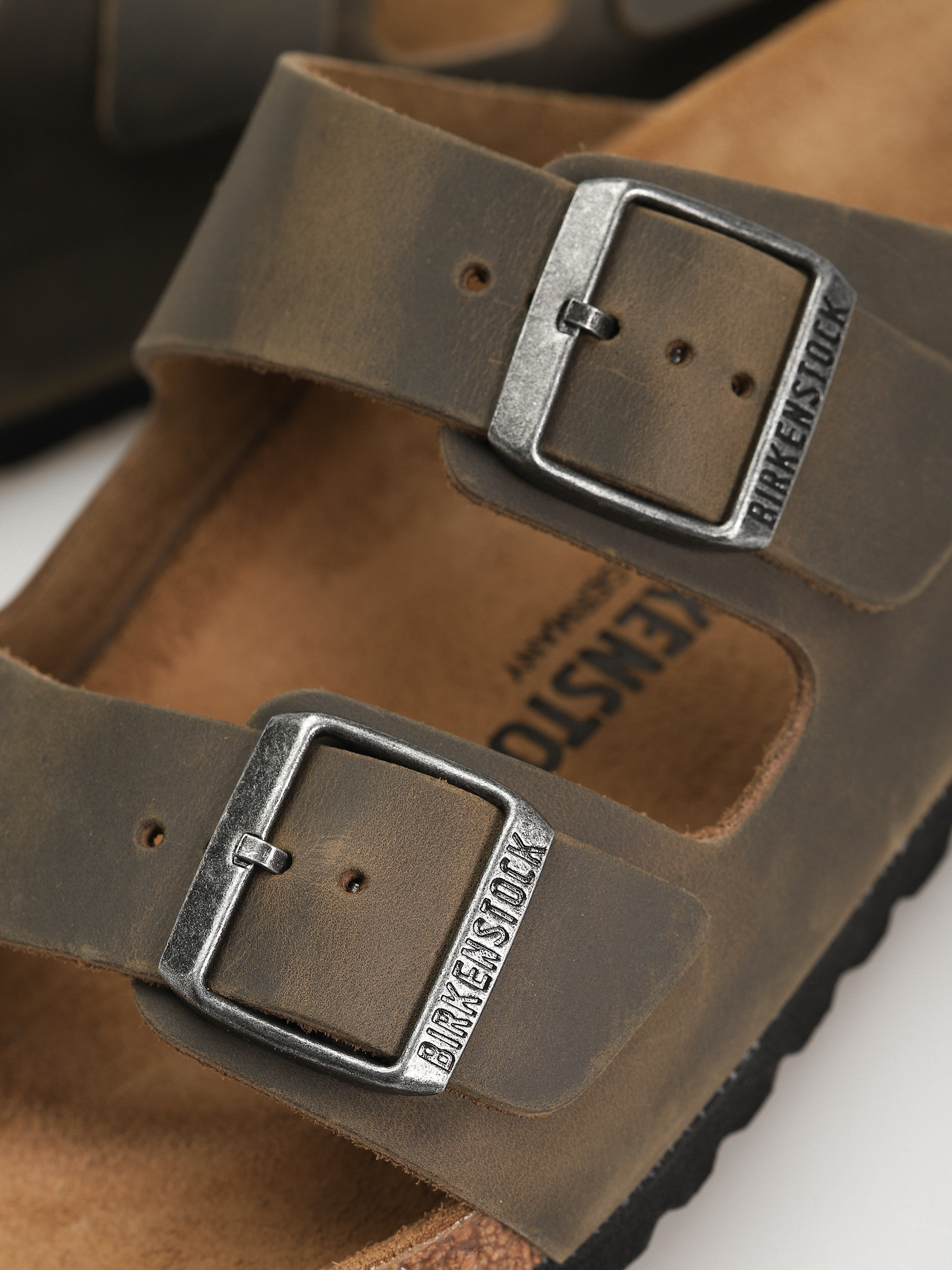 Klapki Birkenstock Arizona Oiled Leather Regular (faded khaki)