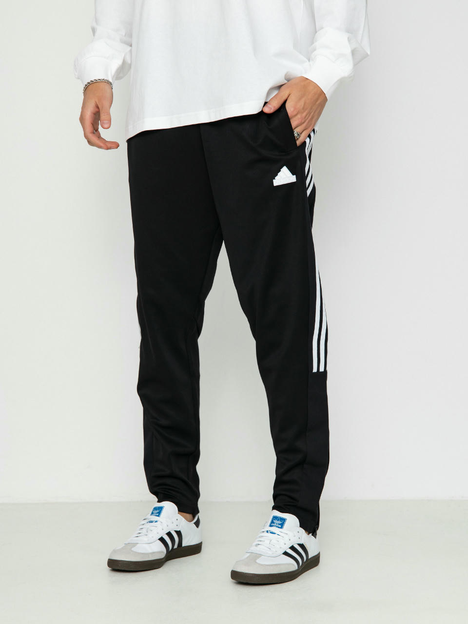 Spodnie adidas Originals Tiro (black)