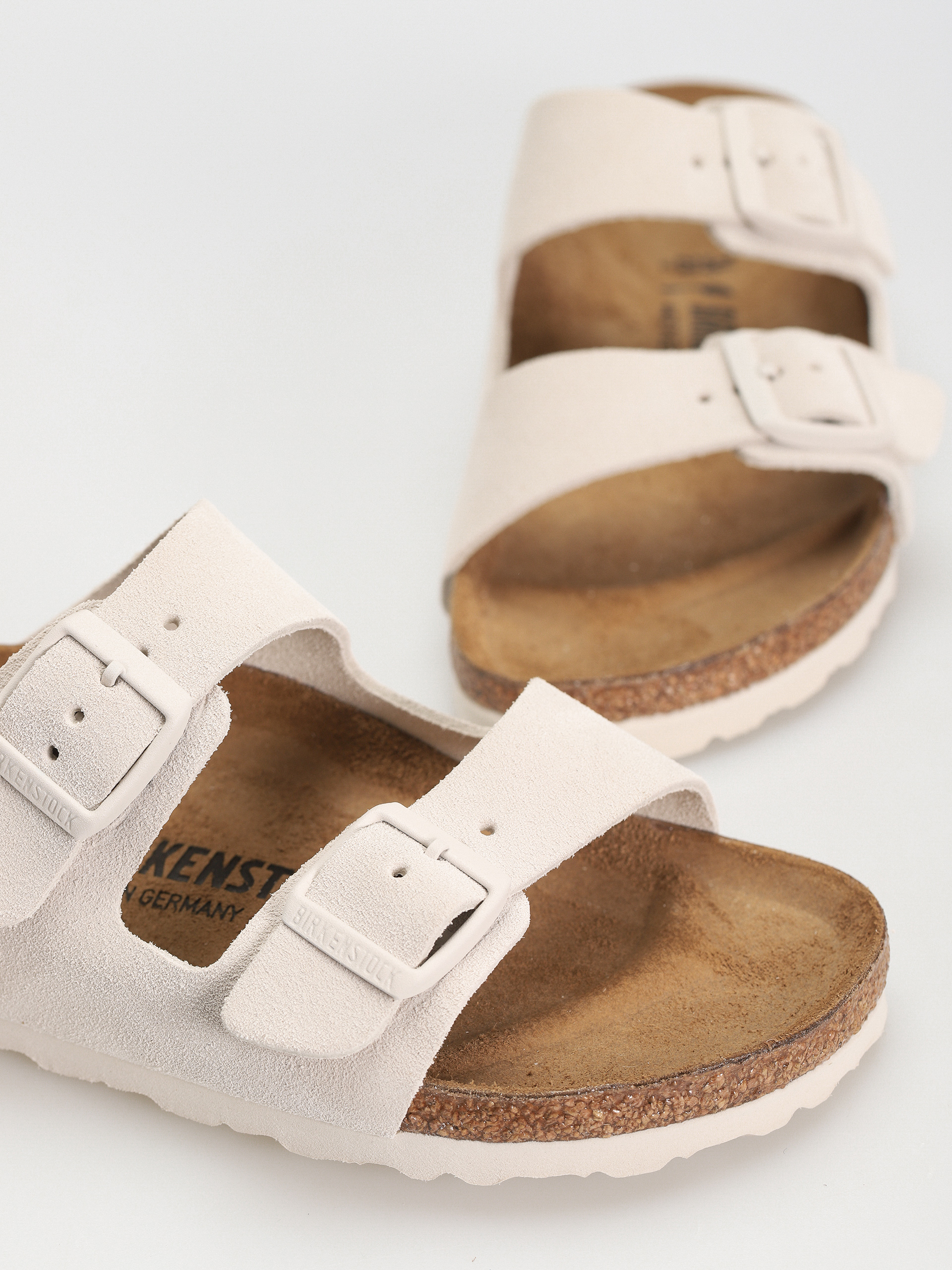 Klapki Birkenstock Arizona Suede Leather Narrow Wmn (antique white)