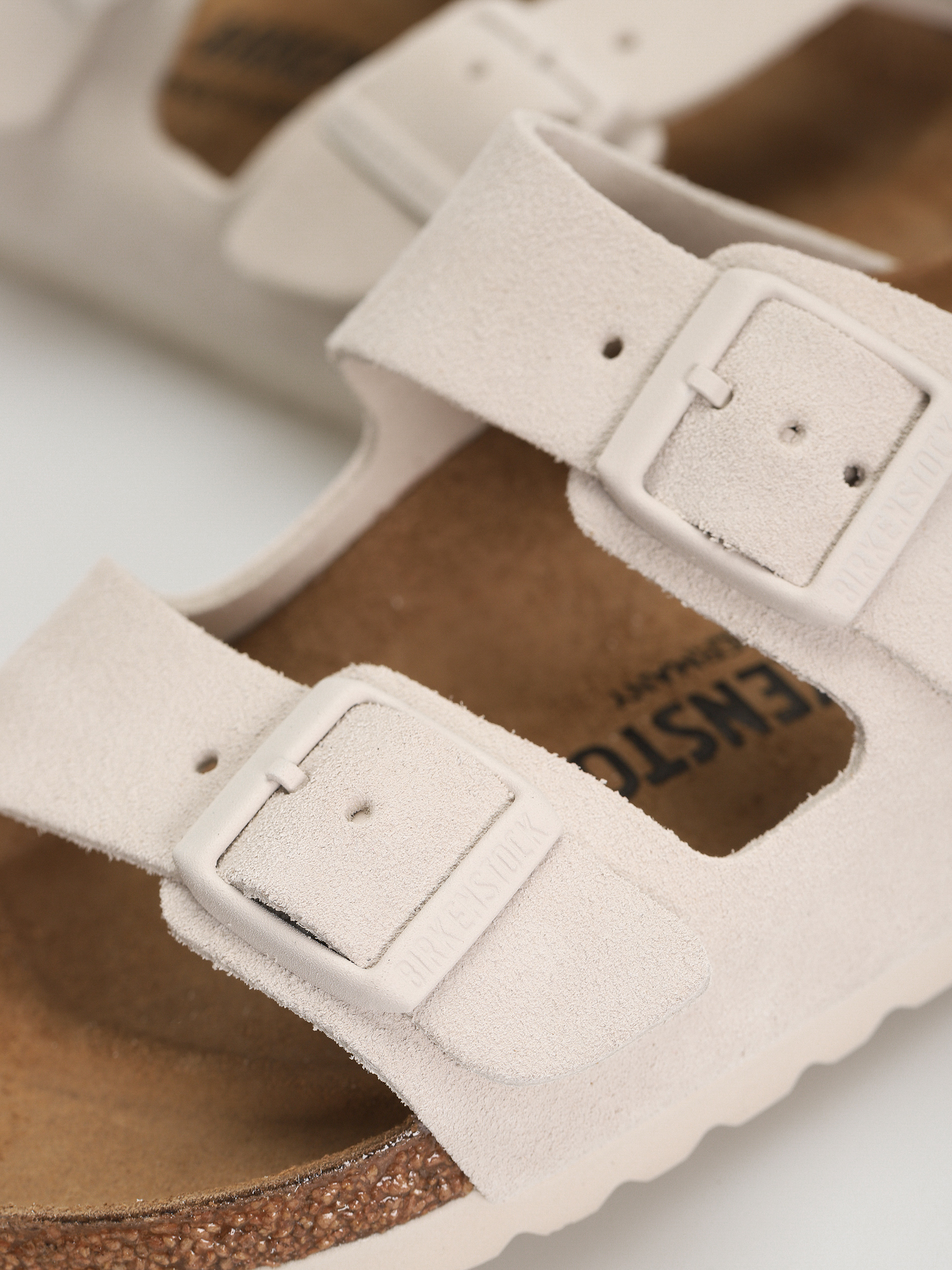 Klapki Birkenstock Arizona Suede Leather Narrow Wmn (antique white)