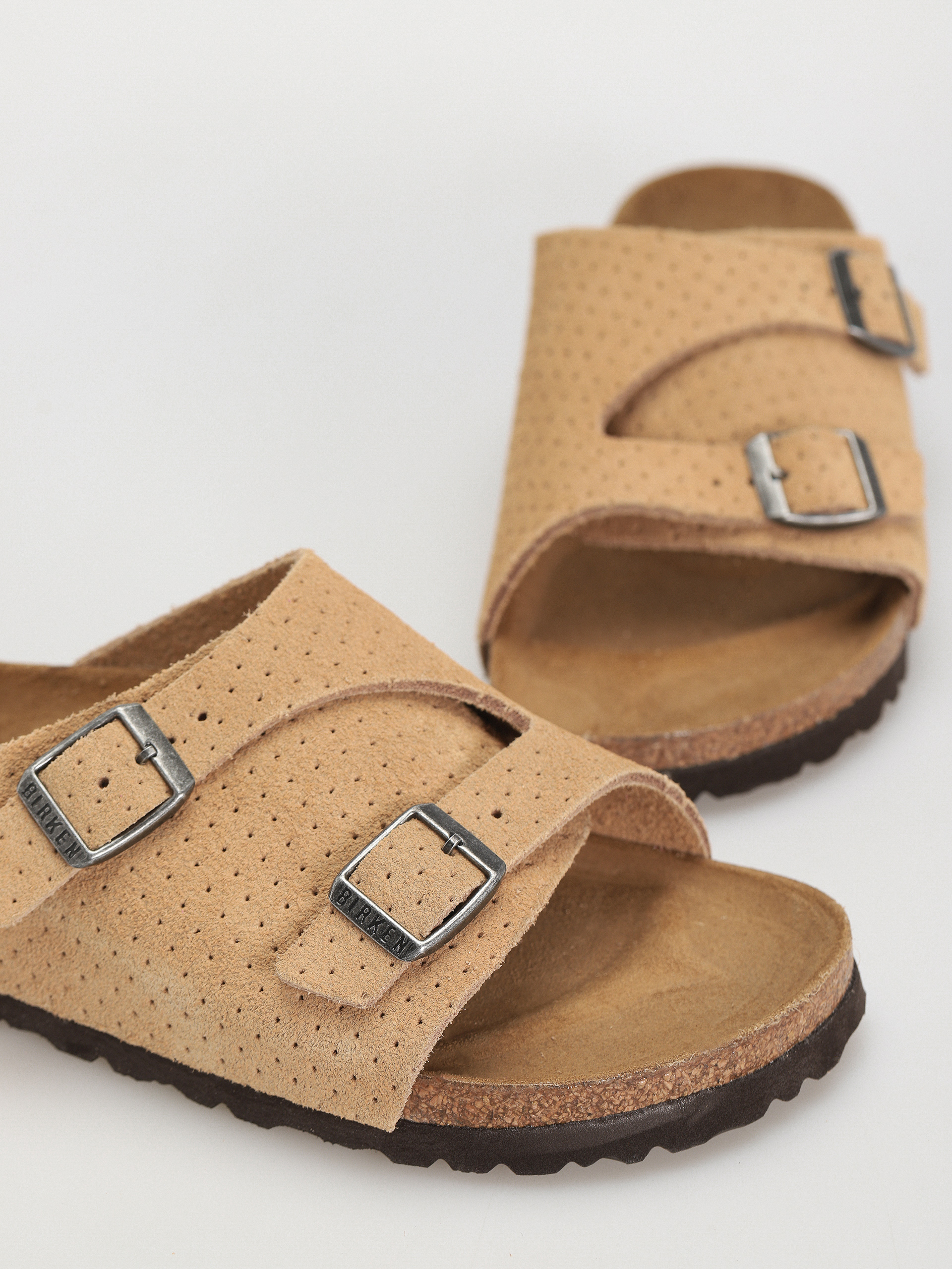 Klapki Birkenstock Zurich Suede Embossed Narrow Wmn (emboss dots new beige)