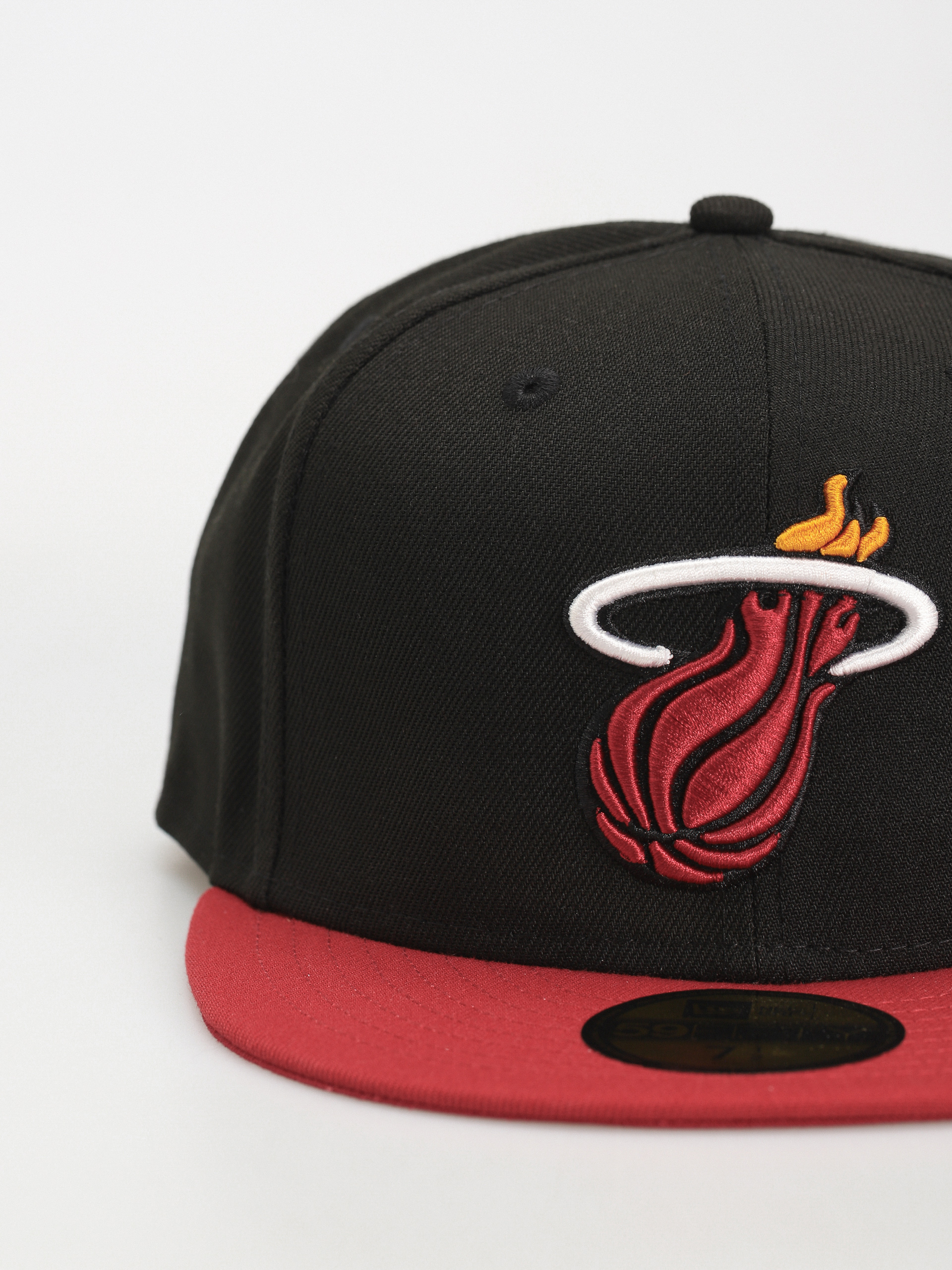 Czapka z daszkiem New Era NBA Essential 59Fifty Miami Heat (black/red)