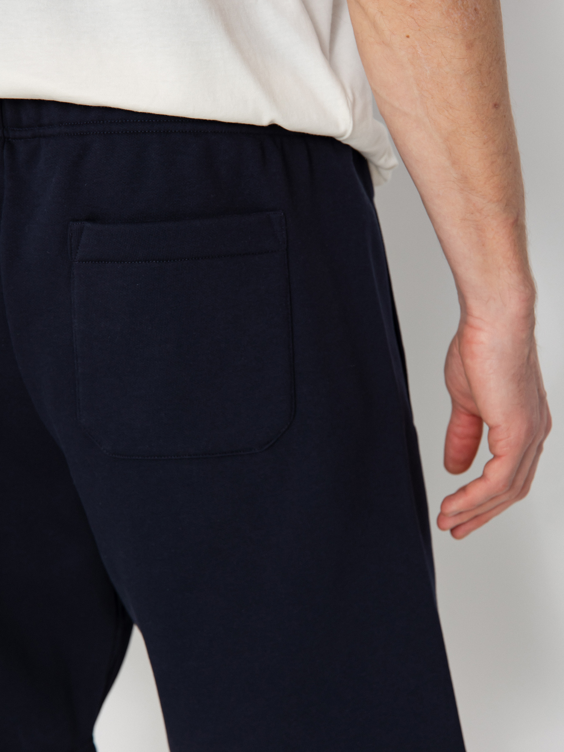 Szorty Carhartt WIP Chase (dark navy/gold)