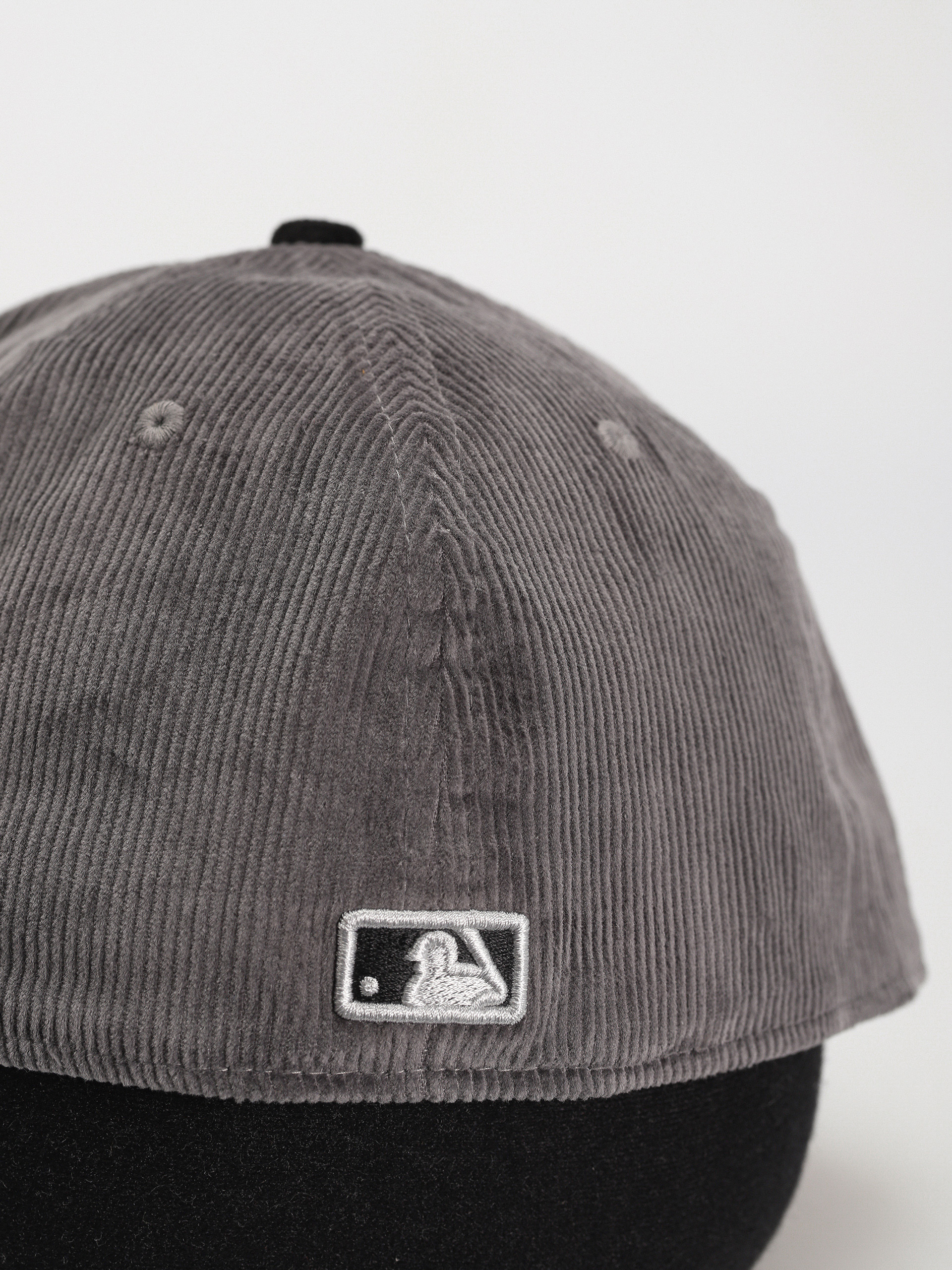 Czapka z daszkiem New Era Cord 59Fifty Chicago White Sox (gray/black)