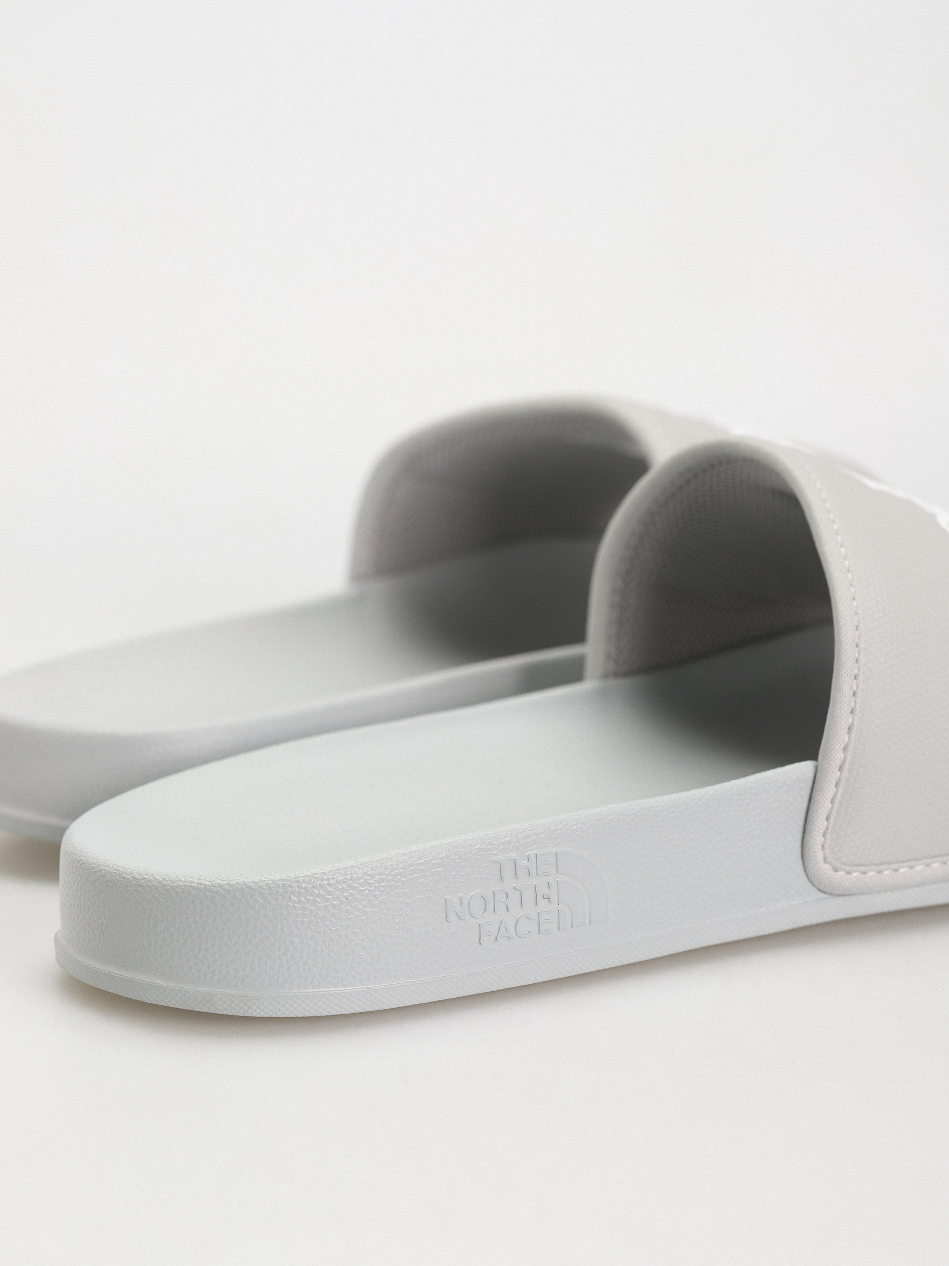 Klapki The North Face Base Camp III (high rise gr/high rise gr)