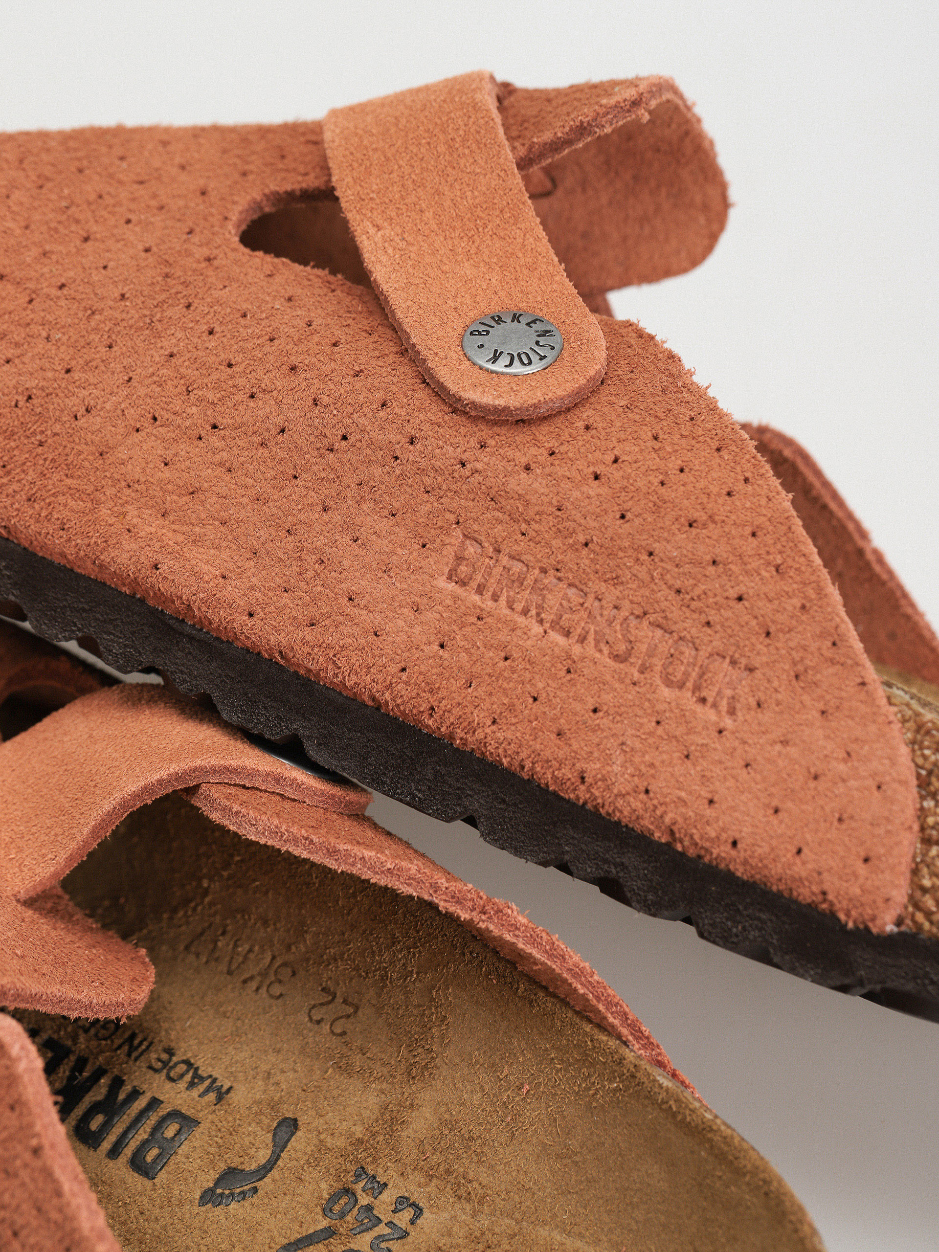 Klapki Birkenstock Boston Suede Embossed Narrow Wmn (emboss dots burnt orange)