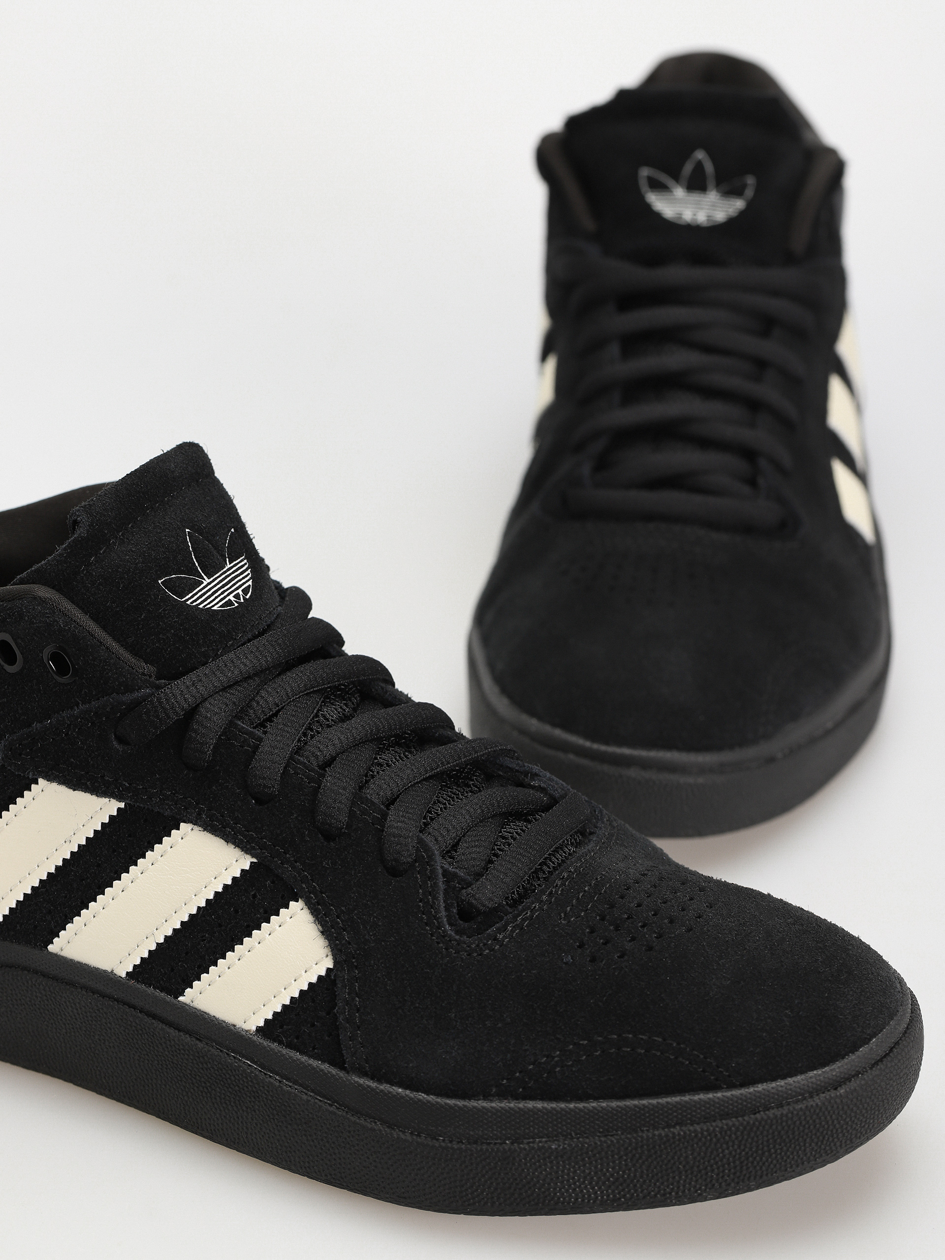 Buty adidas Tyshawn (cblack/zeromt/spark)