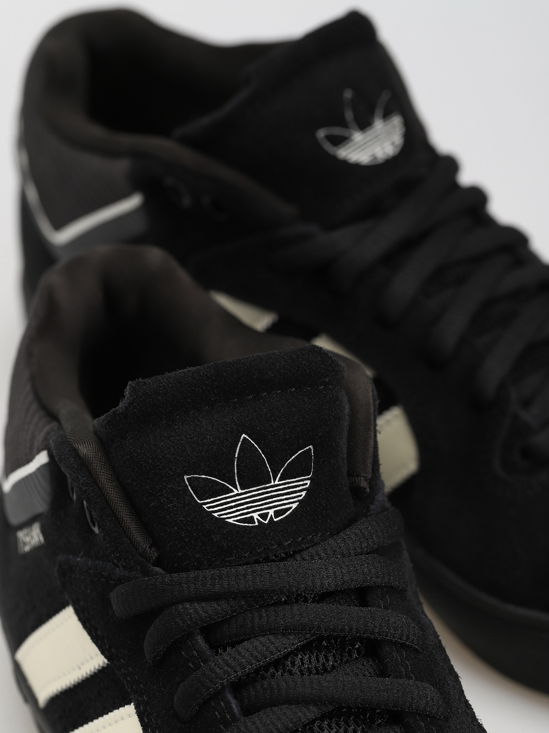 Buty adidas Tyshawn (cblack/zeromt/spark)