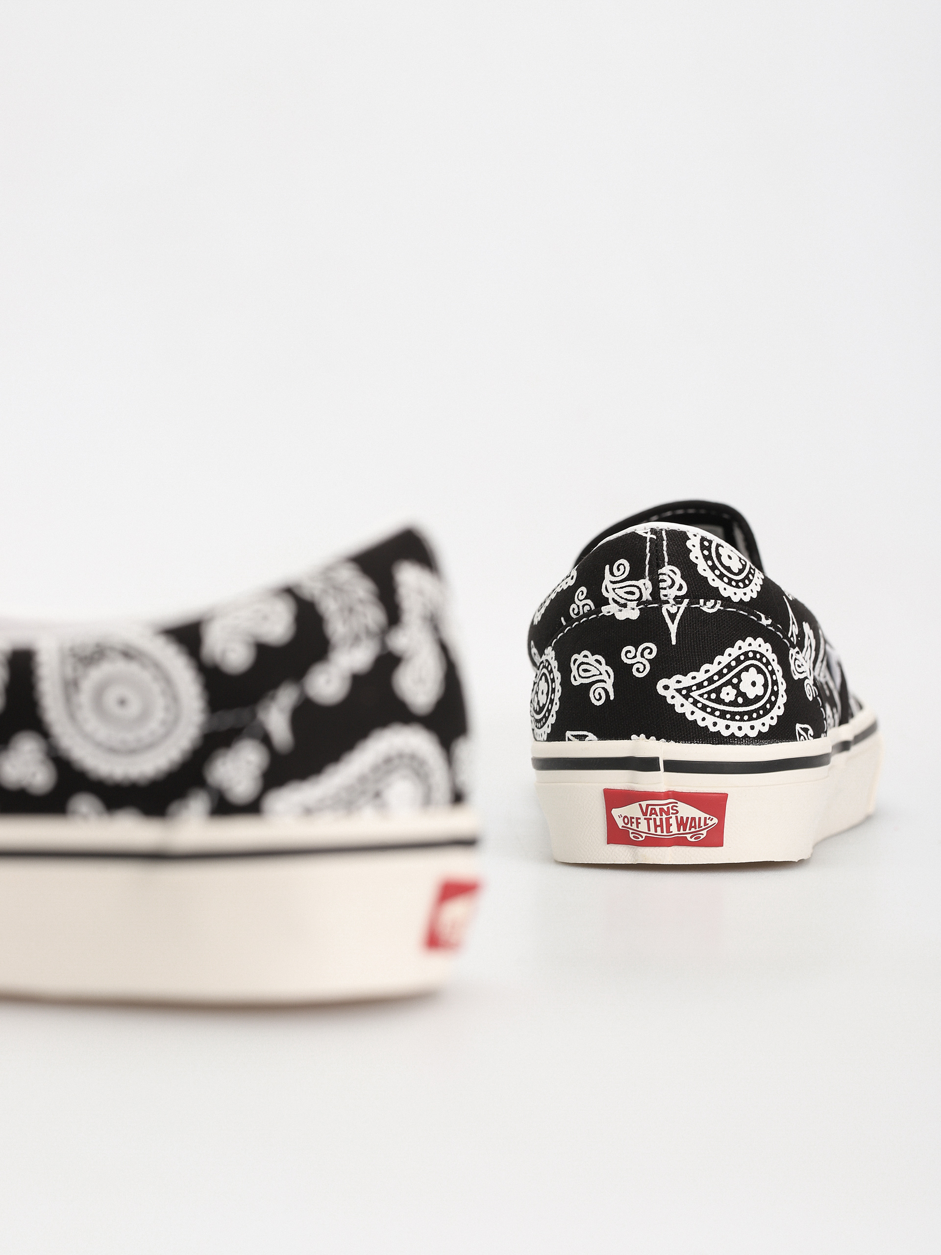 Buty Vans Classic Slip On (primavera paisley black)