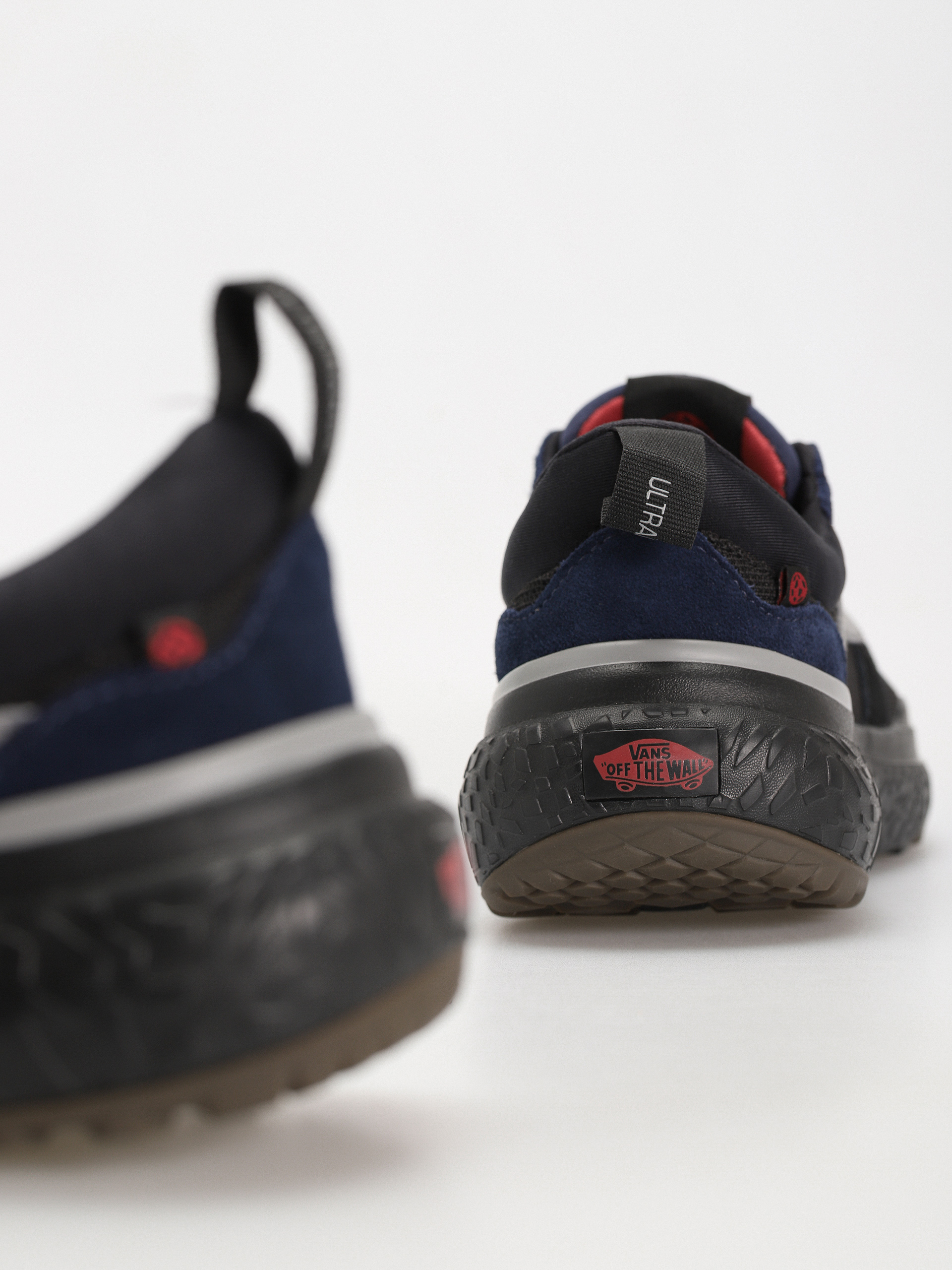 Buty Vans Ultrarange Neo Vr3 (surf essentials black/navy)