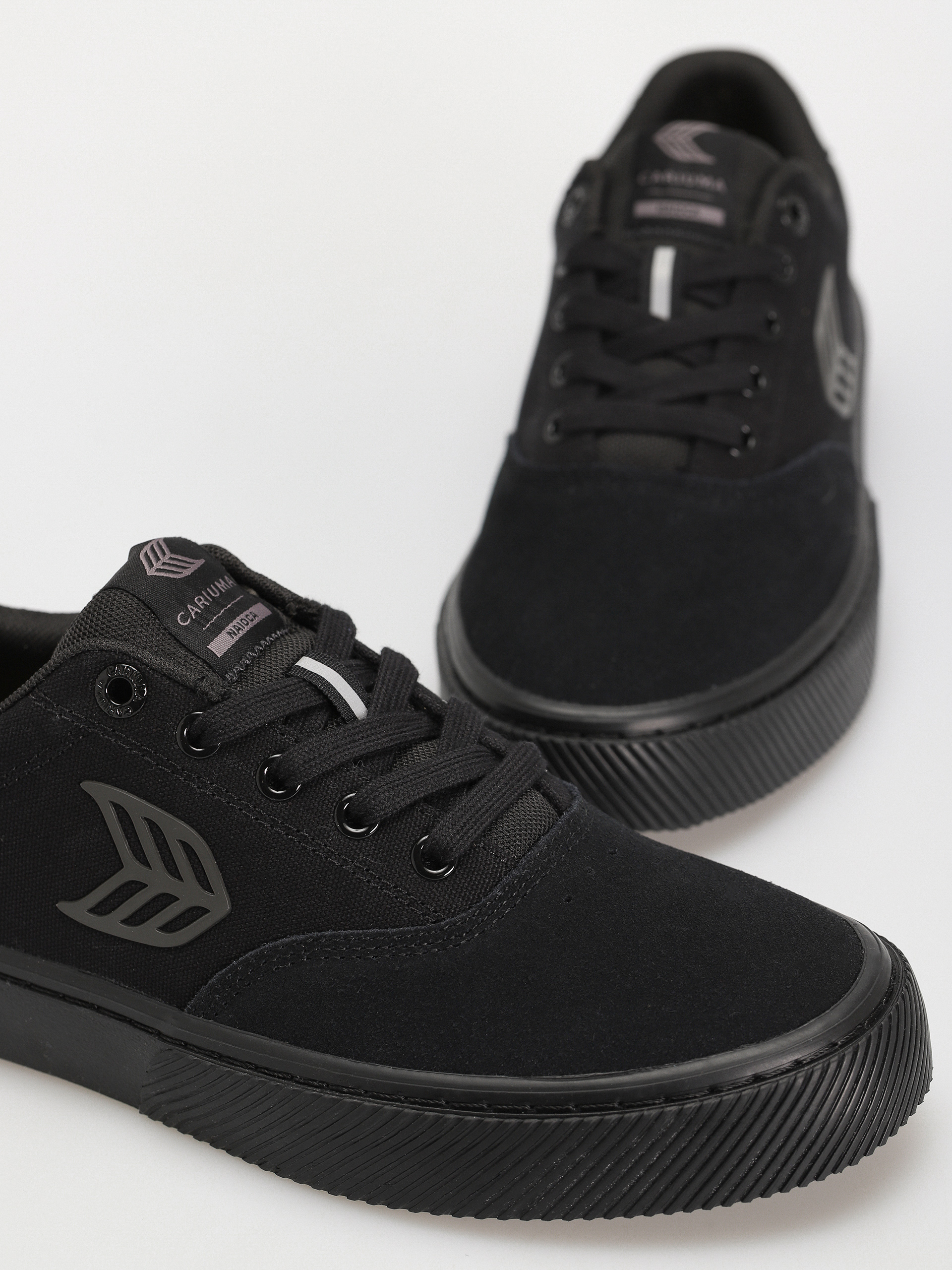 Buty Cariuma Naioca Pro (all black/ash grey)